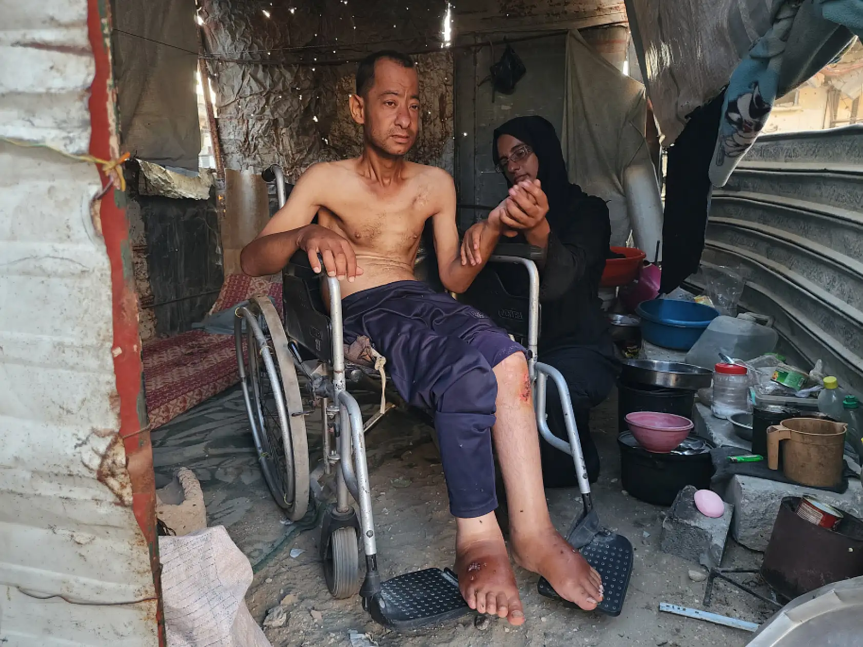 Gazze'de felçli Ahmed, ilaç ve tedaviye ulaşamıyor