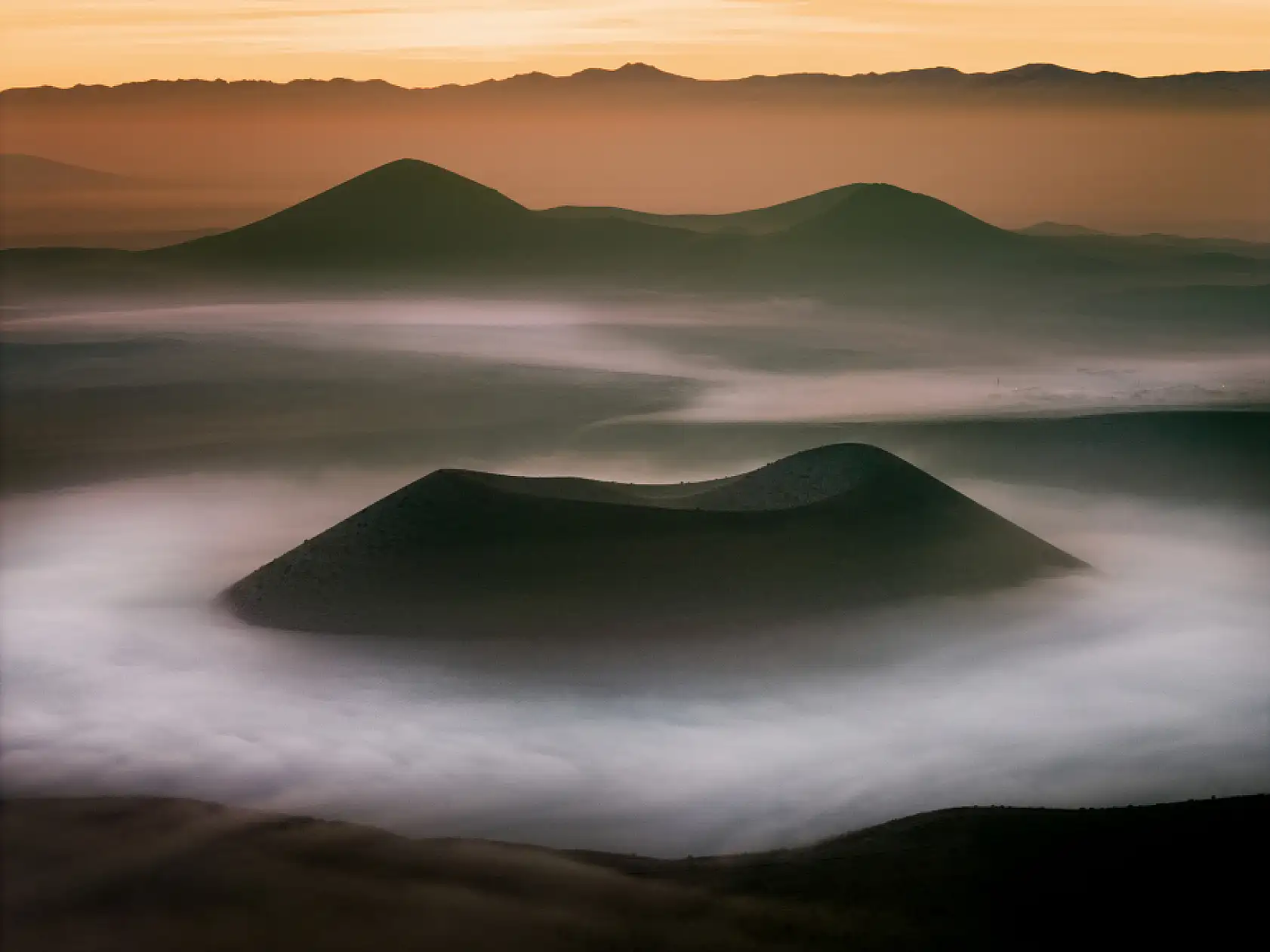 Konya'nın 'nazar boncuğu' sis altında büyüledi