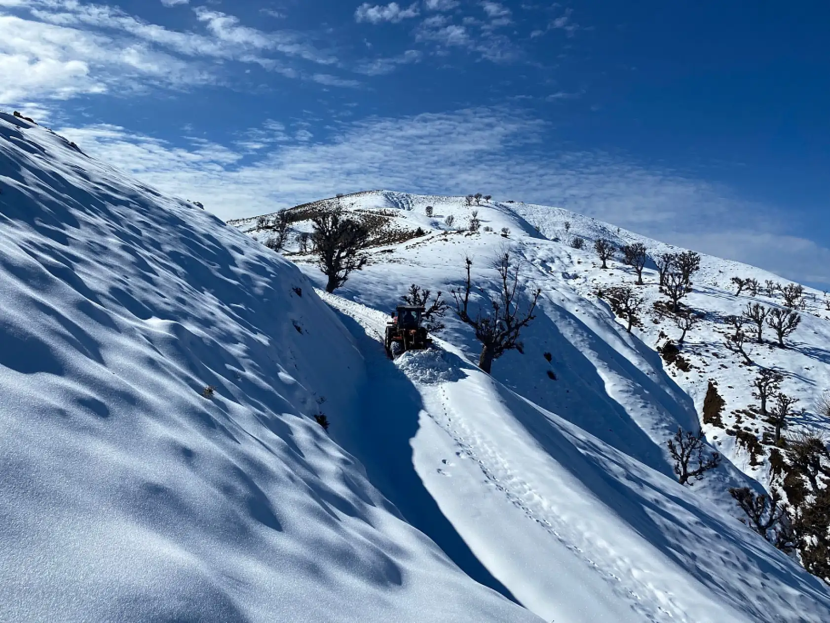 Kapanan yollar yeniden açıldı!