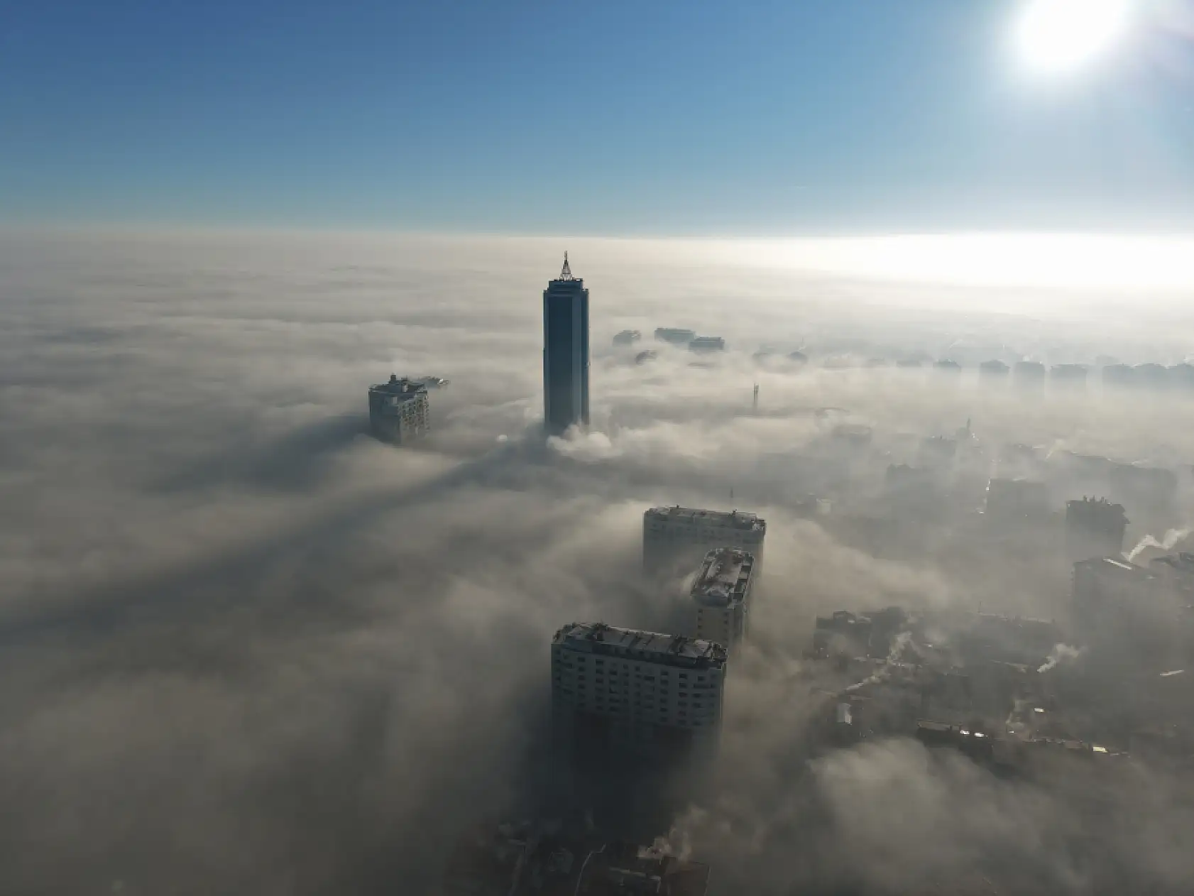 Konya sırra kadem bastı! Sis şehri adeta yuttu