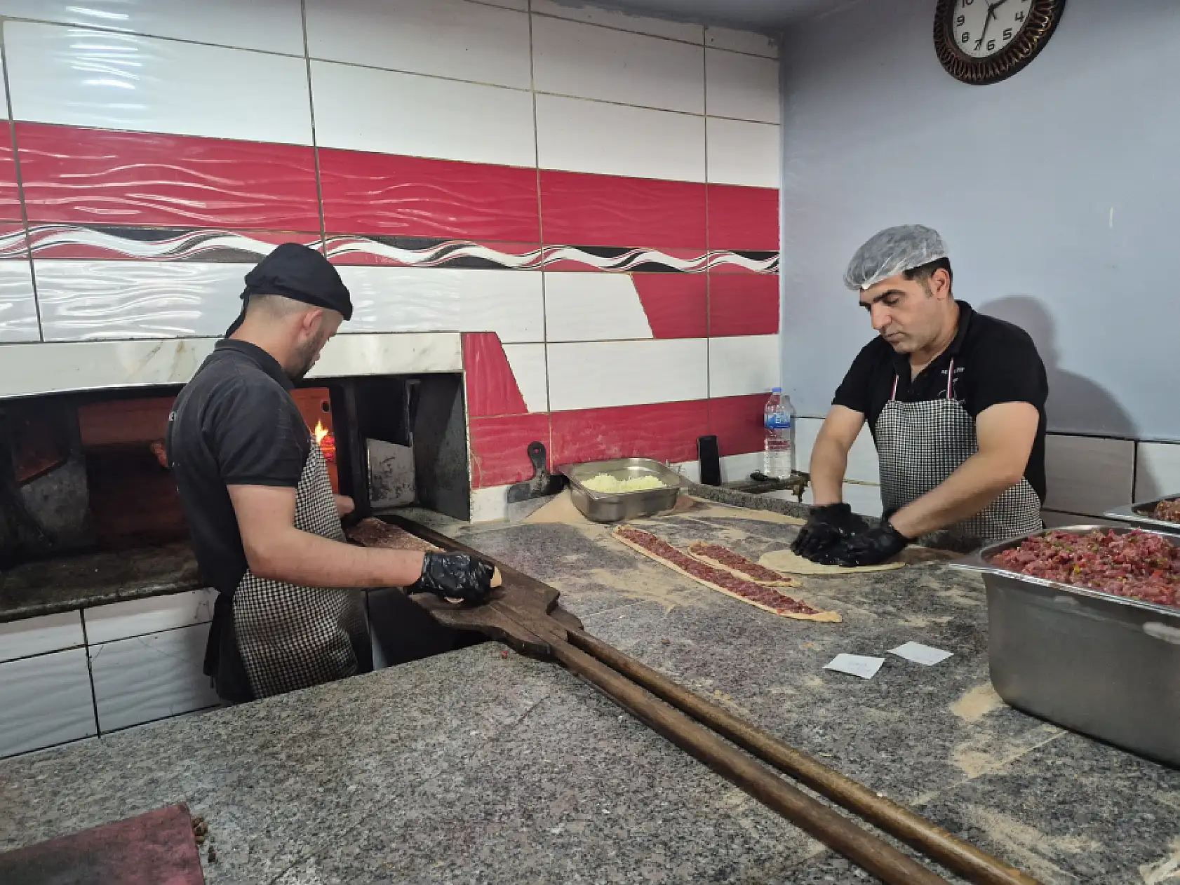 Konyalı usta 300 derecelik sıcağa meydan okuyor