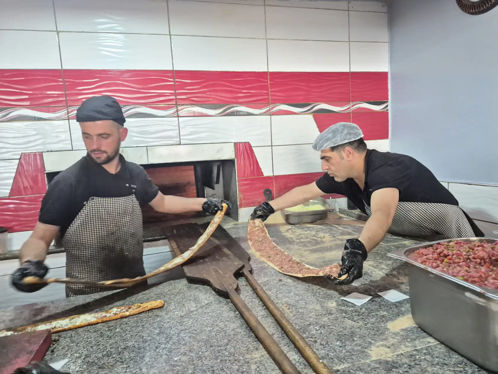 Konyalı usta 300 derecelik sıcağa meydan okuyor