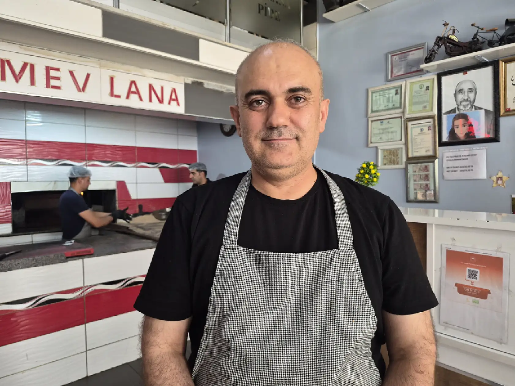 Konyalı usta 300 derecelik sıcağa meydan okuyor