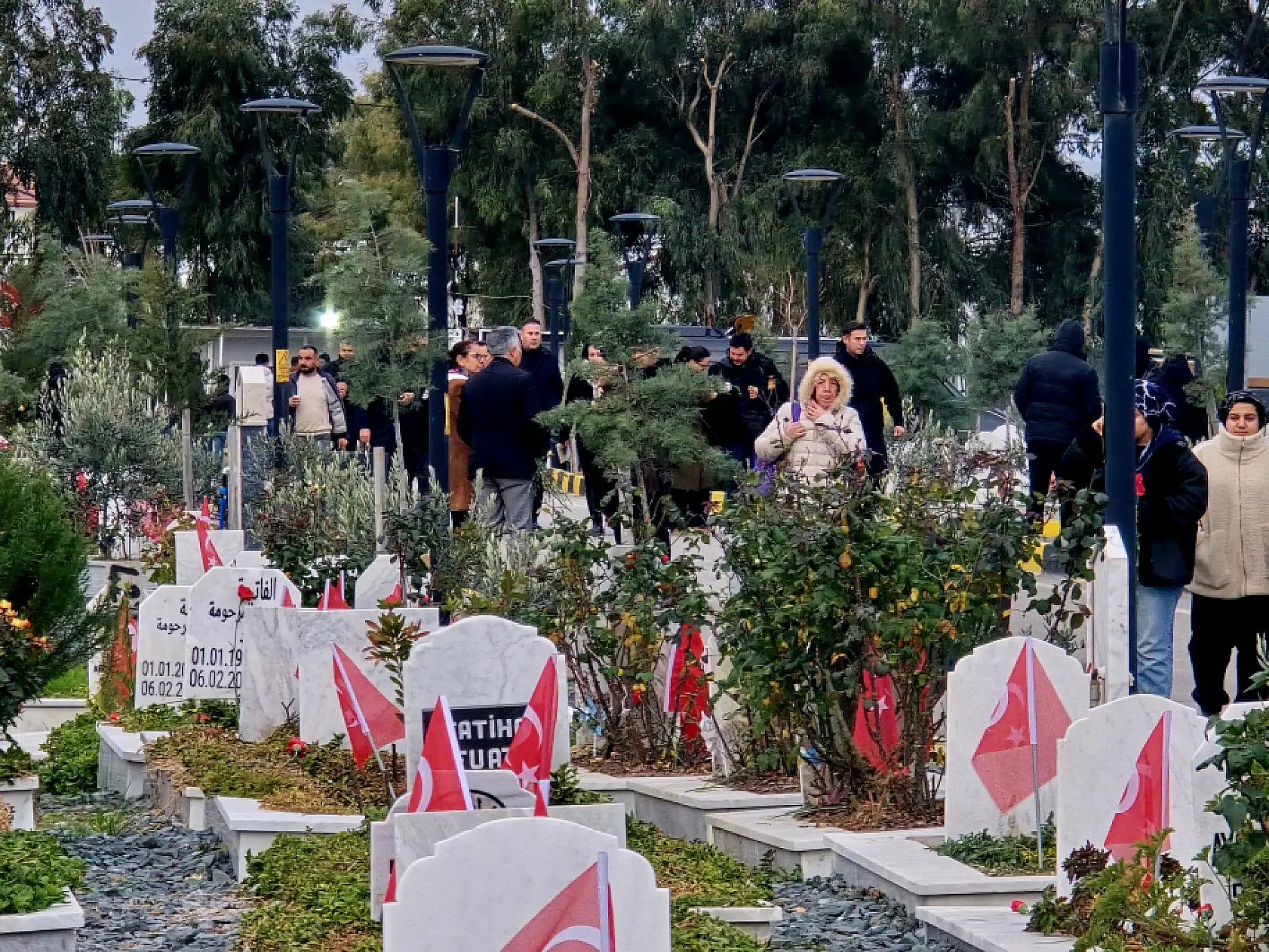 Aynı gün, tarifsiz acı! Binlerce mezar taşlarında tek bir tarih yazıyor