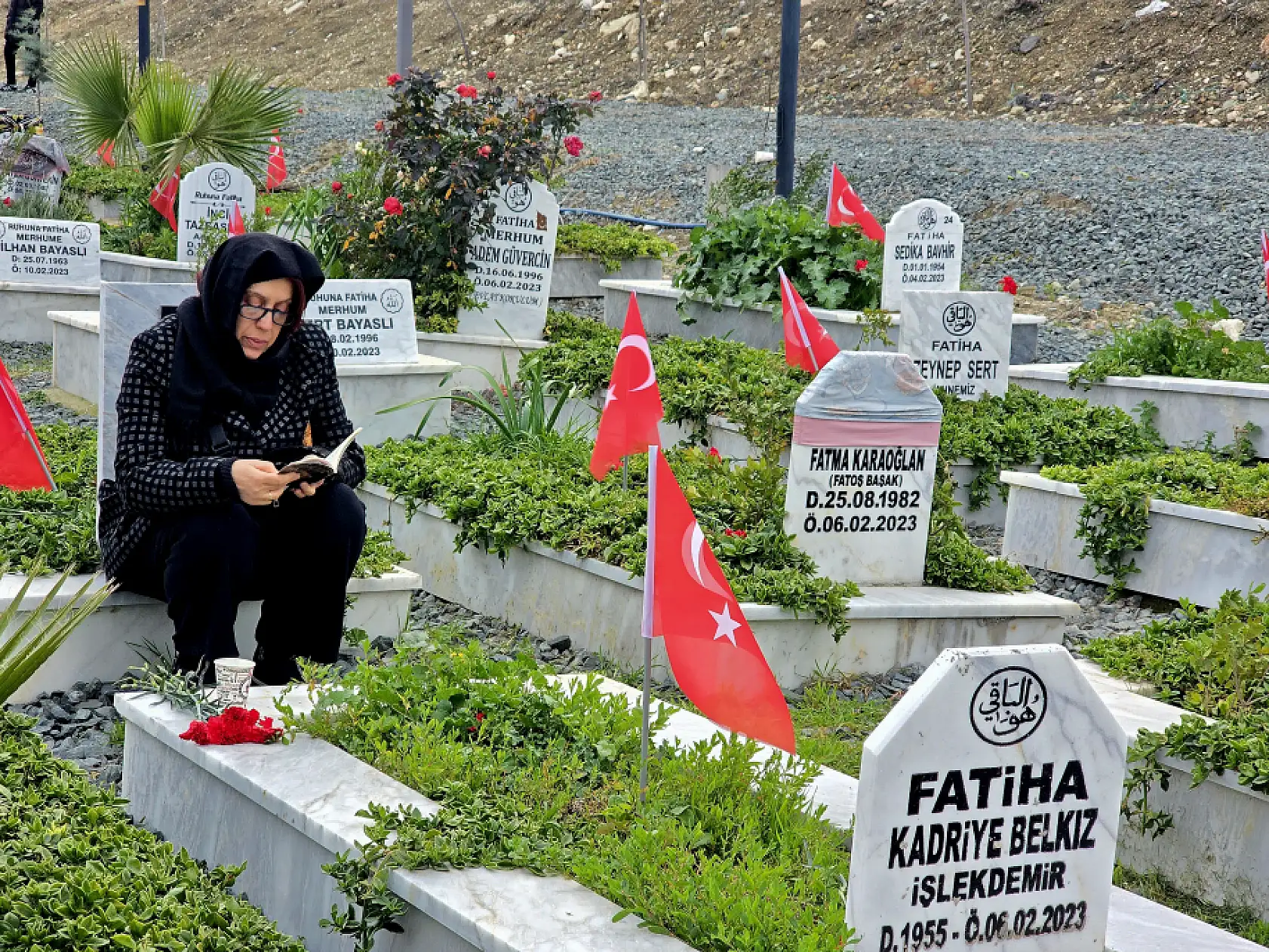 Aynı gün, tarifsiz acı! Binlerce mezar taşlarında tek bir tarih yazıyor