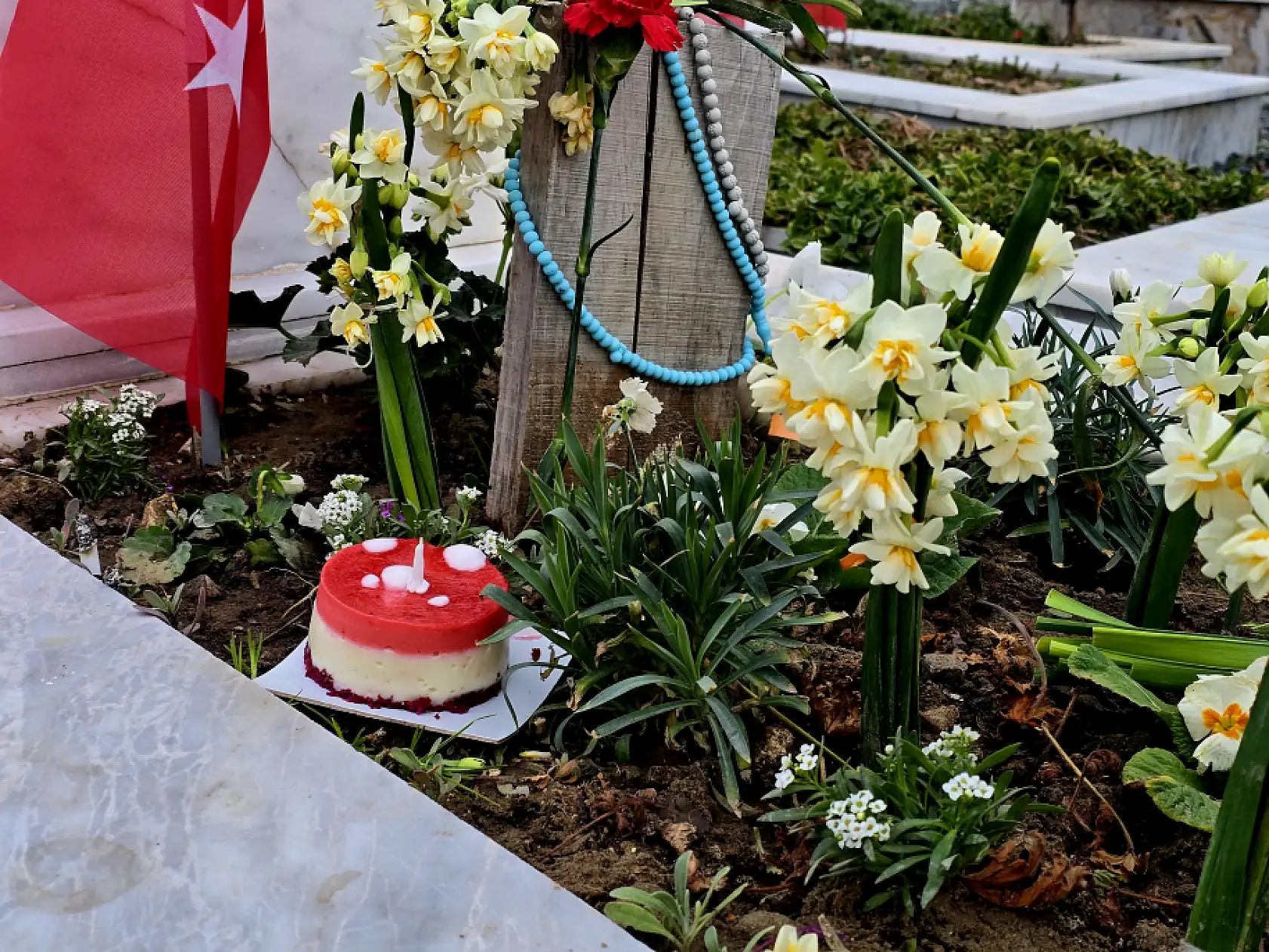 Aynı gün, tarifsiz acı! Binlerce mezar taşlarında tek bir tarih yazıyor