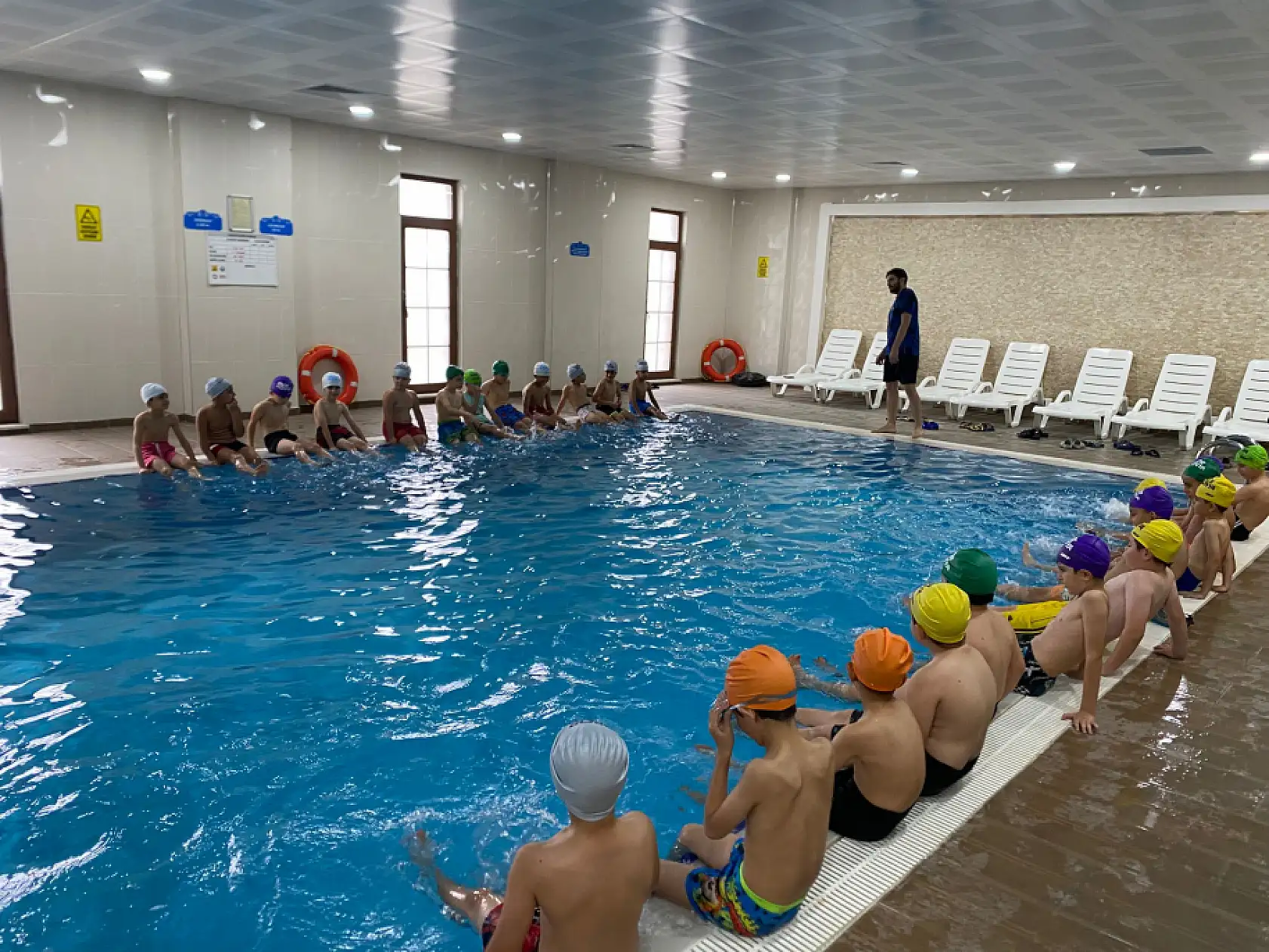 Konya'da hayat kurtaran eğitim: On binlerce çocuk yüzme öğreniyor