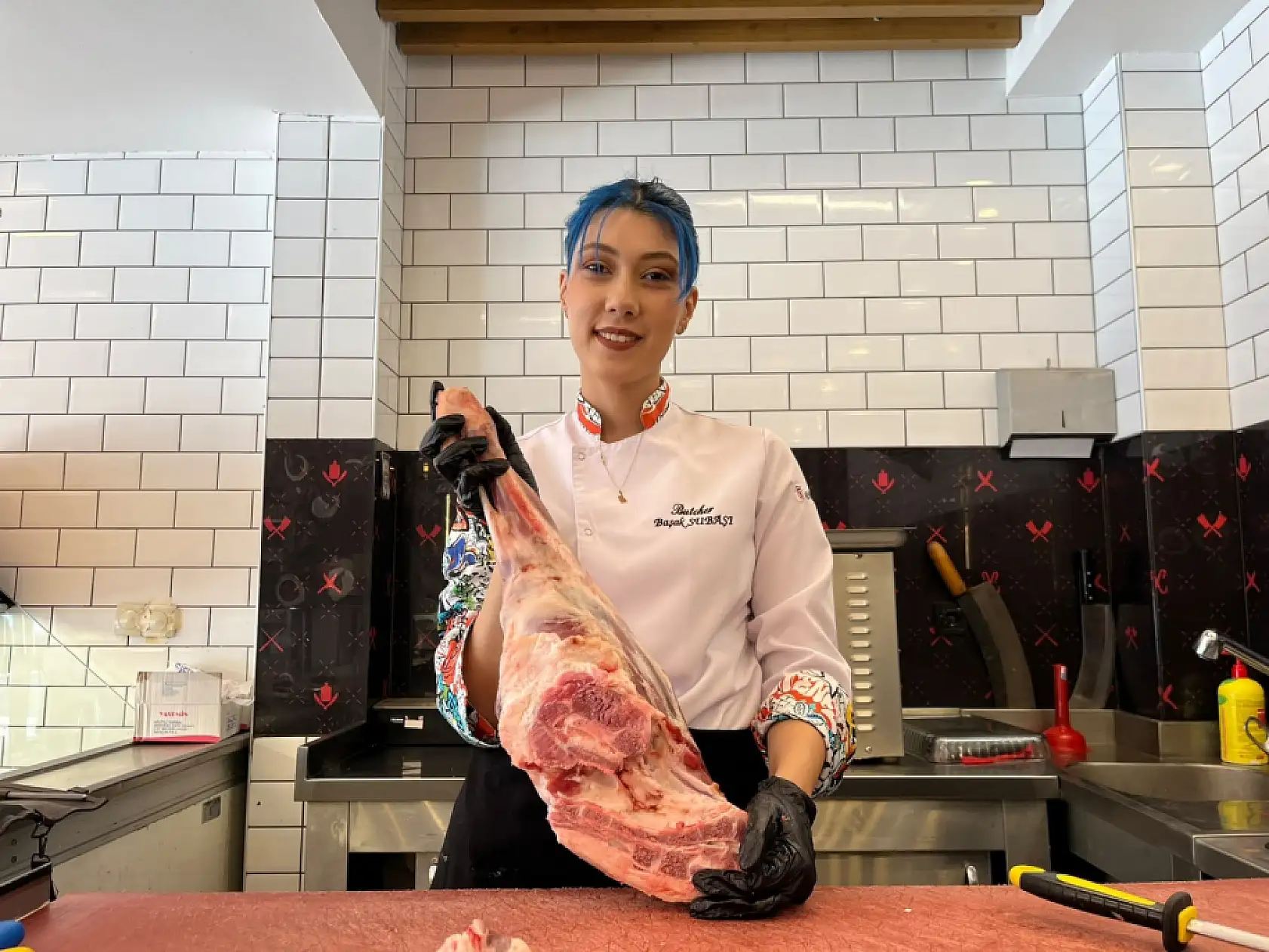 Bıçağı eline aldı, veganlığı kesip attı