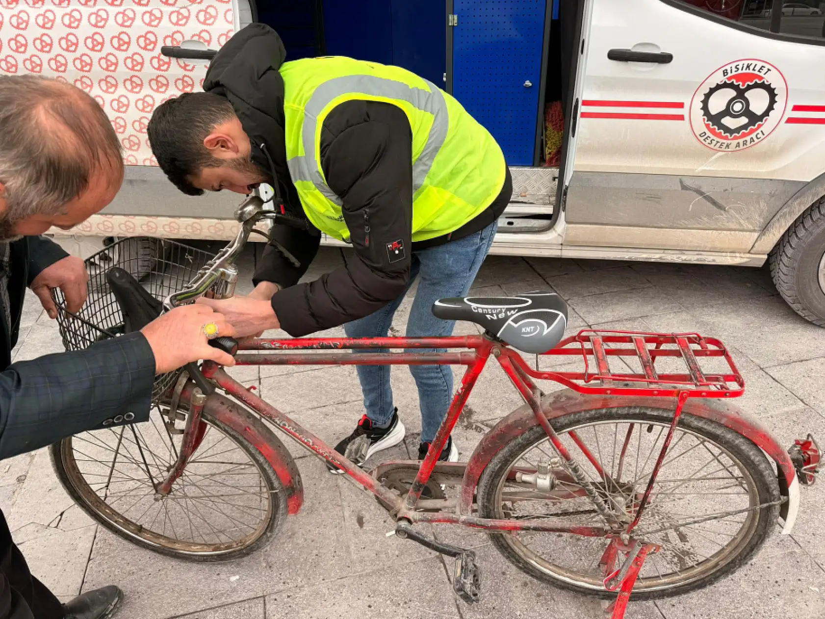 Pedal dostu Konya'da kış programı: Ücretsiz tamir aracı ve hediyeler yolda