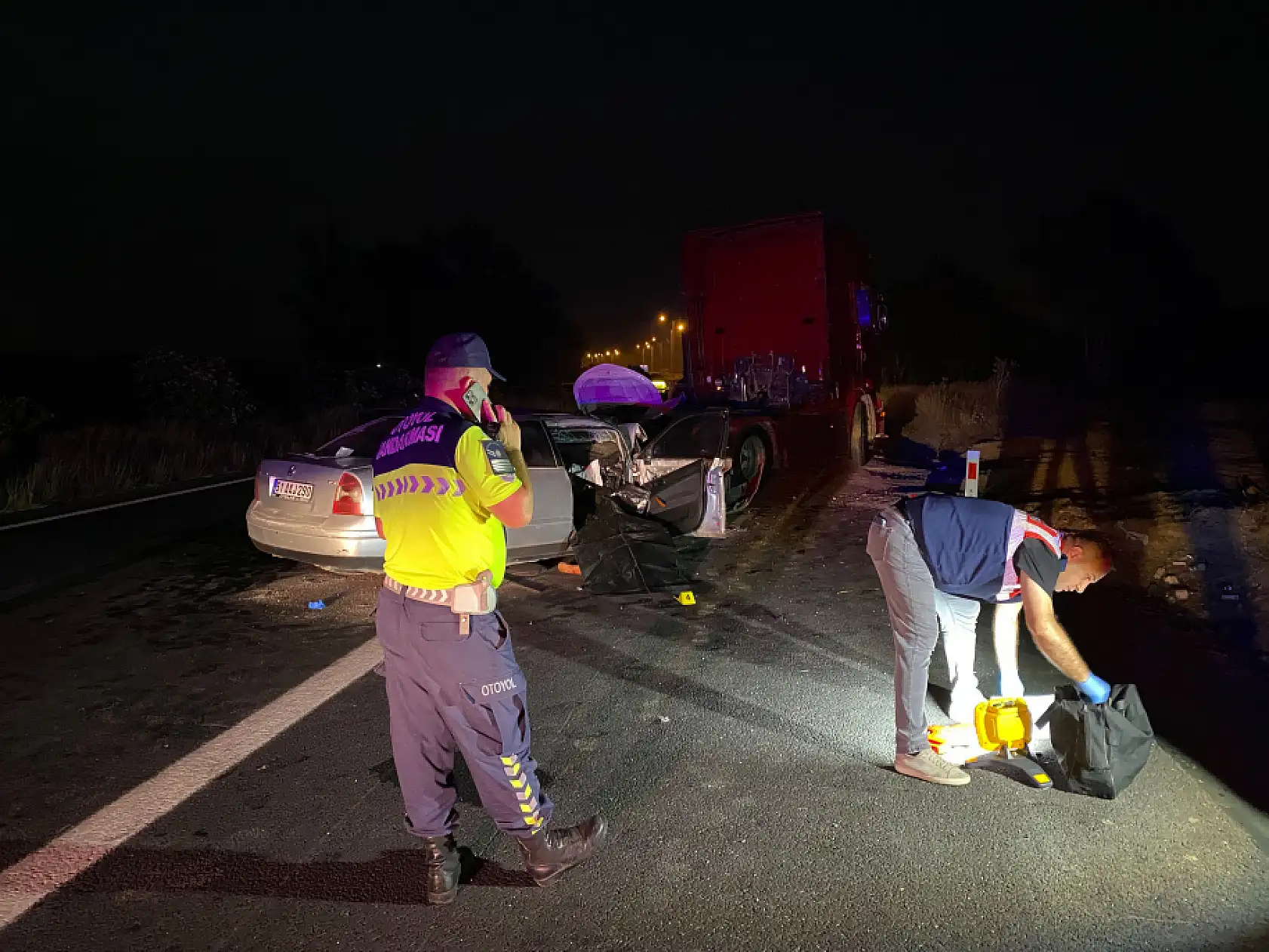 Emniyet şeridinde facia! Arızalanan TIR ölüm getirdi