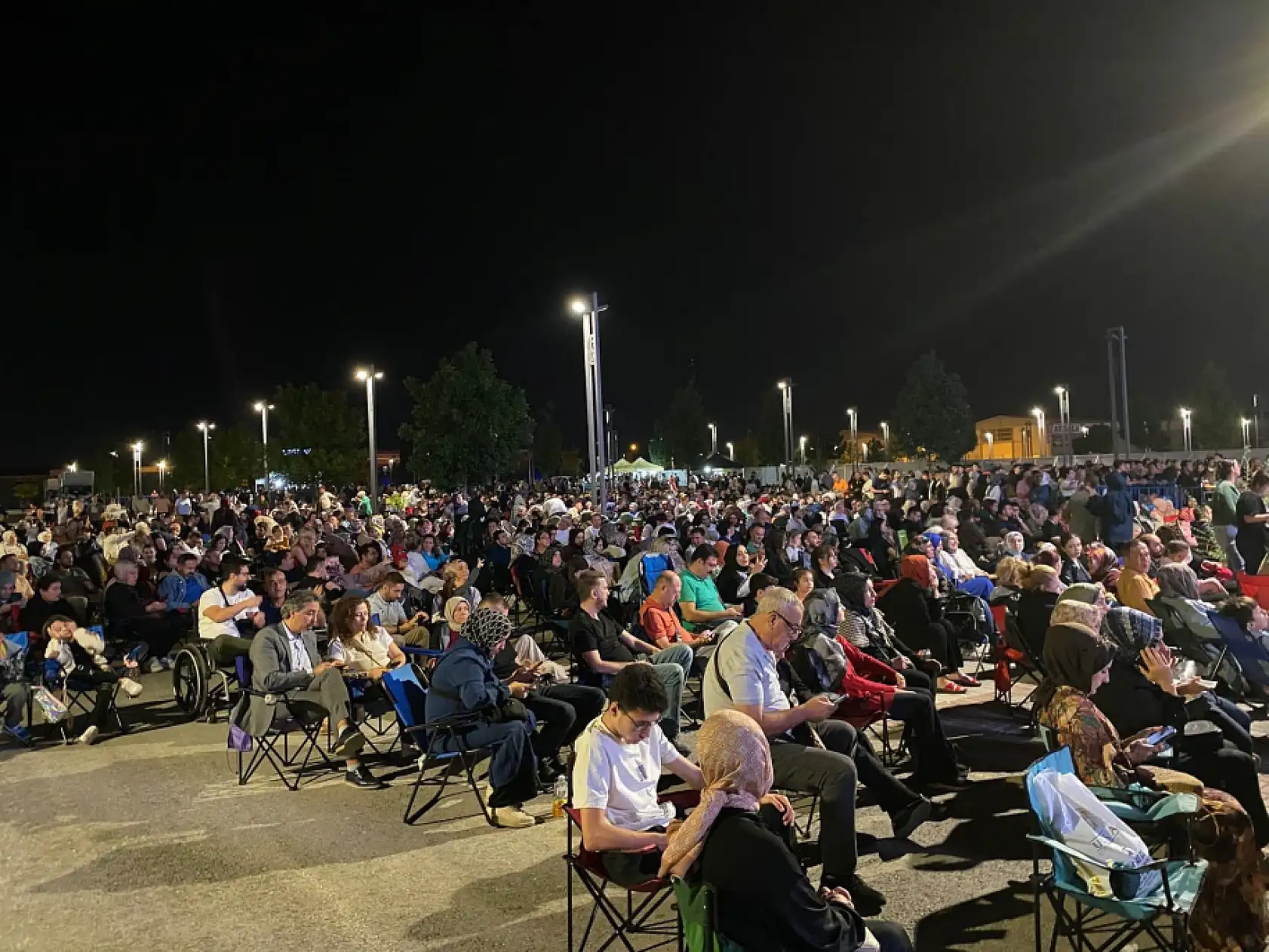 Konya'daki Ferdi Tayfur Konserine Binlerce Hayranı Katıldı