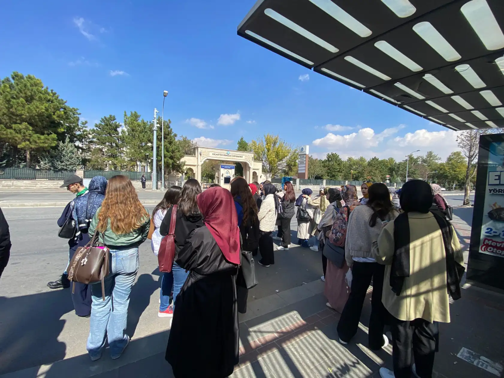 Konya'da üniversiteli öğrencilerin ulaşım çilesi çözüm bekliyor: 'Derslere geç kalıyoruz'