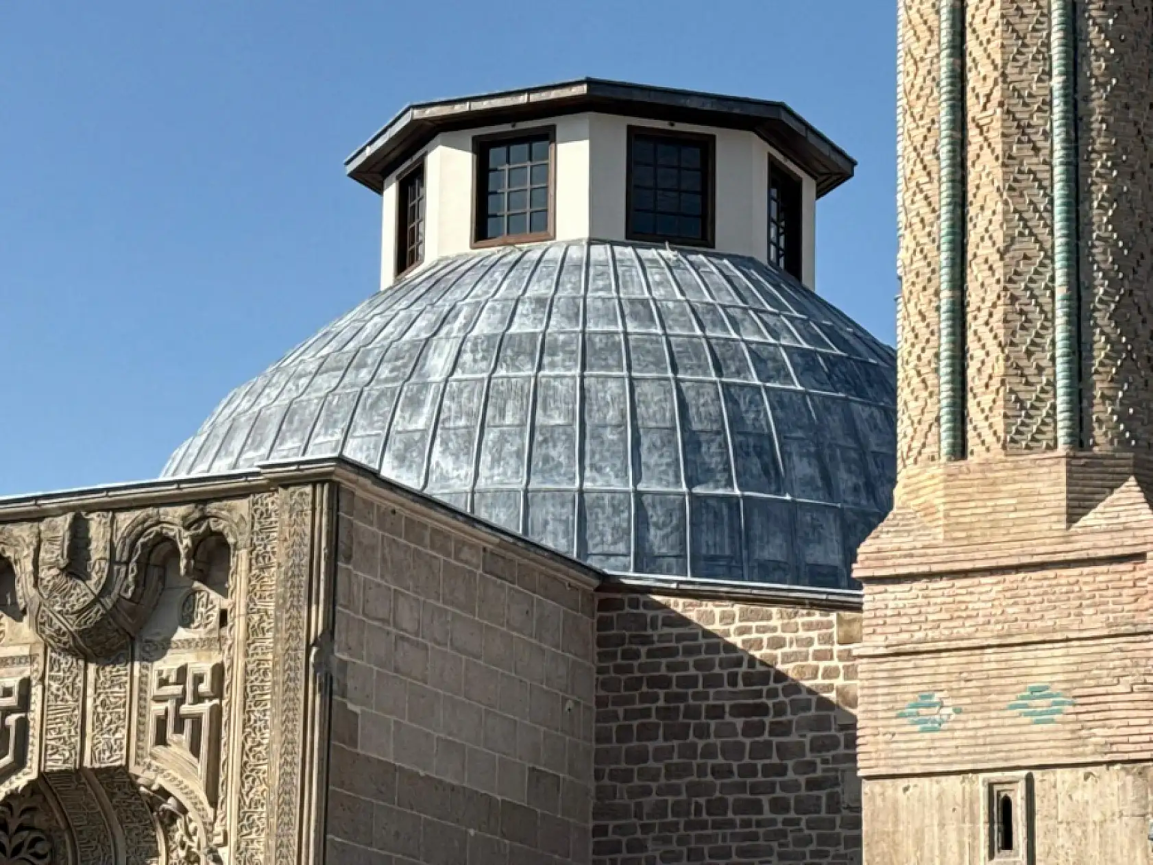 Konya'nın orta yerinde tarihi operasyon! Taş dantel ilmek ilmek yeniden işleniyor