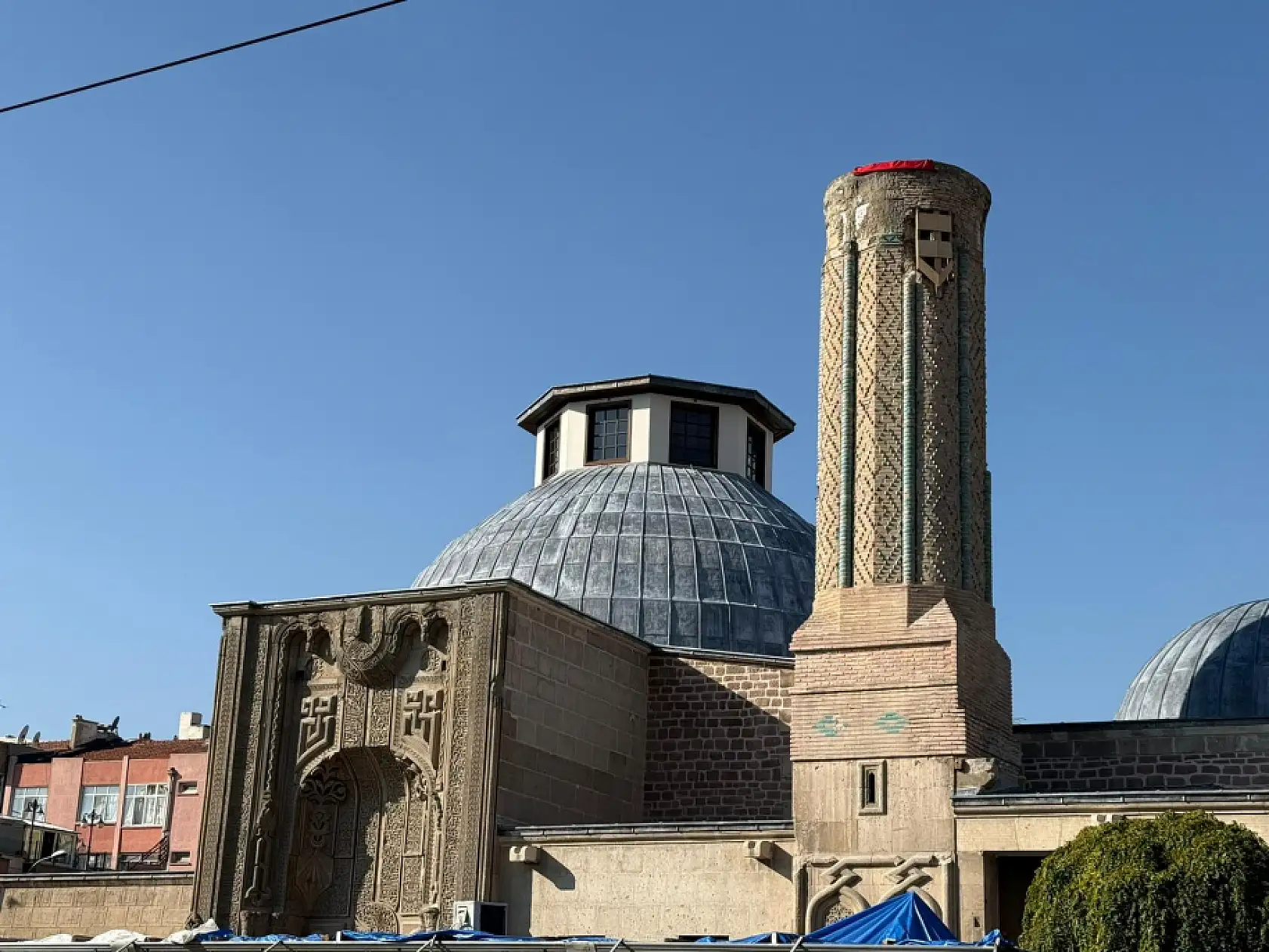 Konya'nın orta yerinde tarihi operasyon! 'Taş dantel' ilmek ilmek yeniden işleniyor