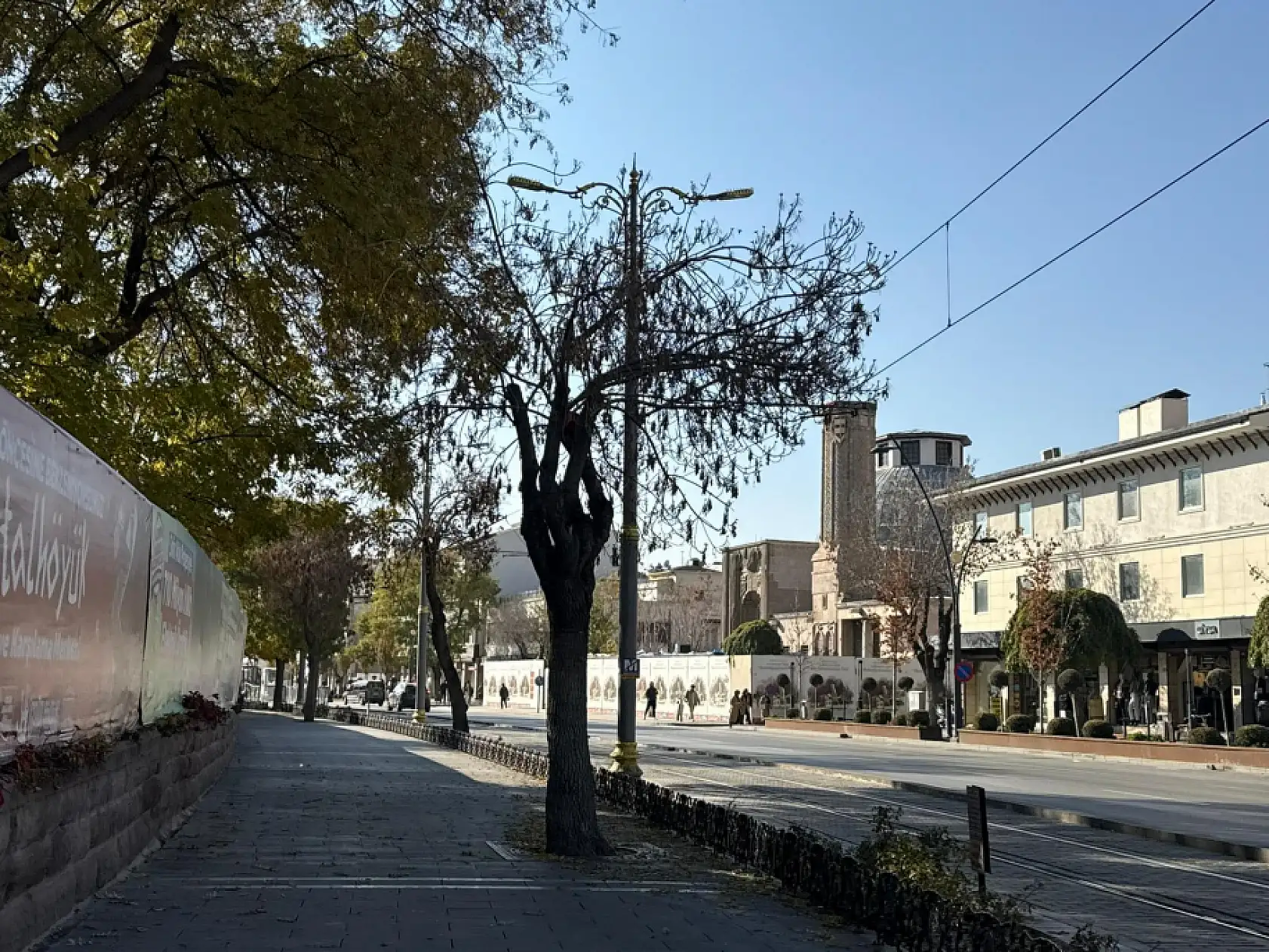 Konya'nın orta yerinde tarihi operasyon! Taş dantel ilmek ilmek yeniden işleniyor