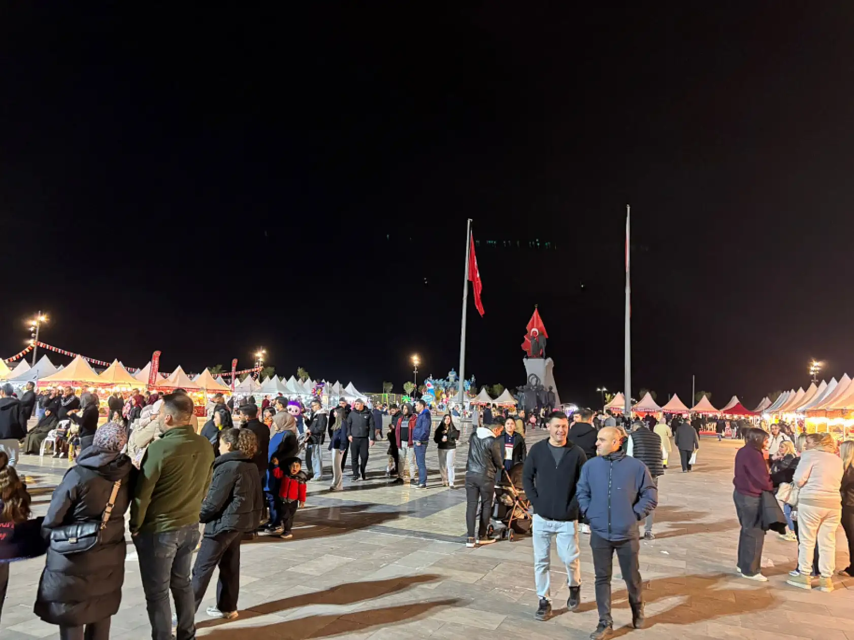 Damak çatlatan yöresel lezzetler Gastronomi ve Yeni Yıl Festivali'nde