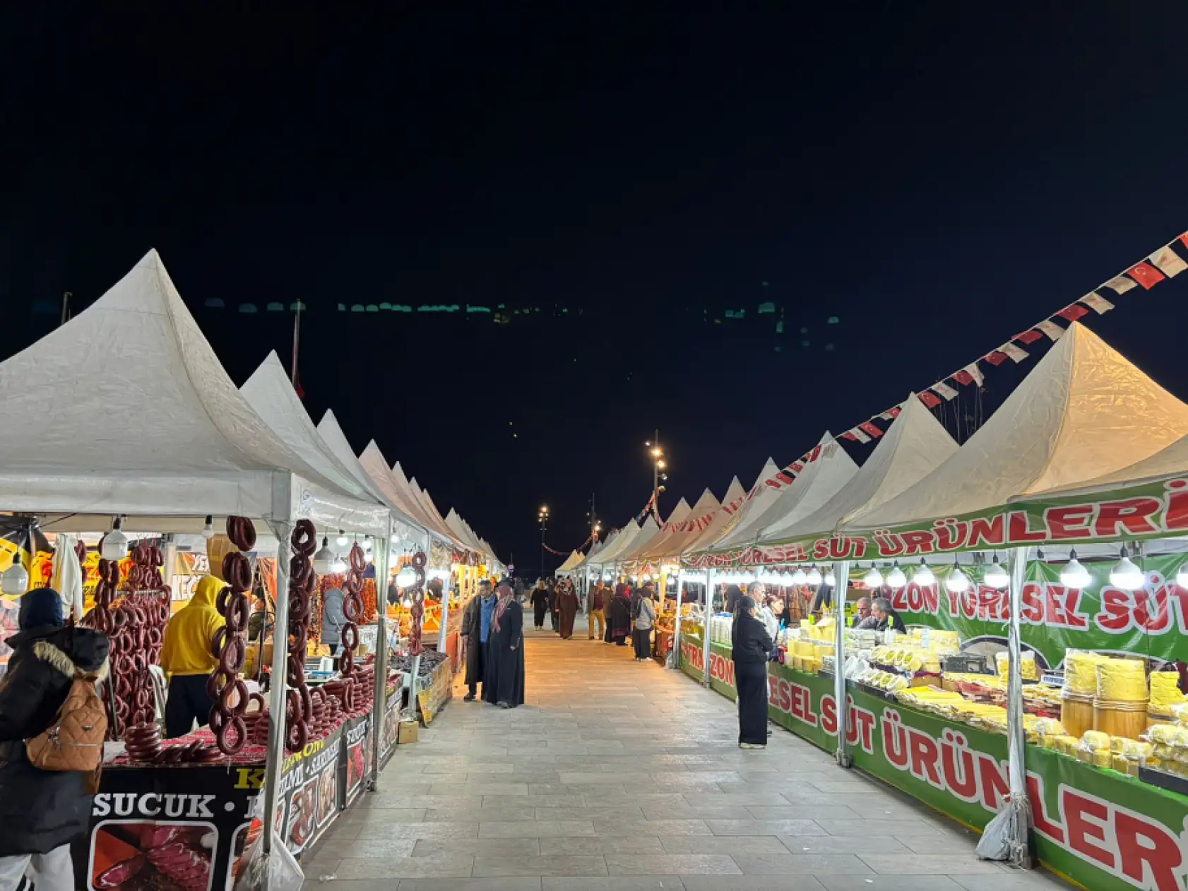 Damak çatlatan yöresel lezzetler Gastronomi ve Yeni Yıl Festivali'nde