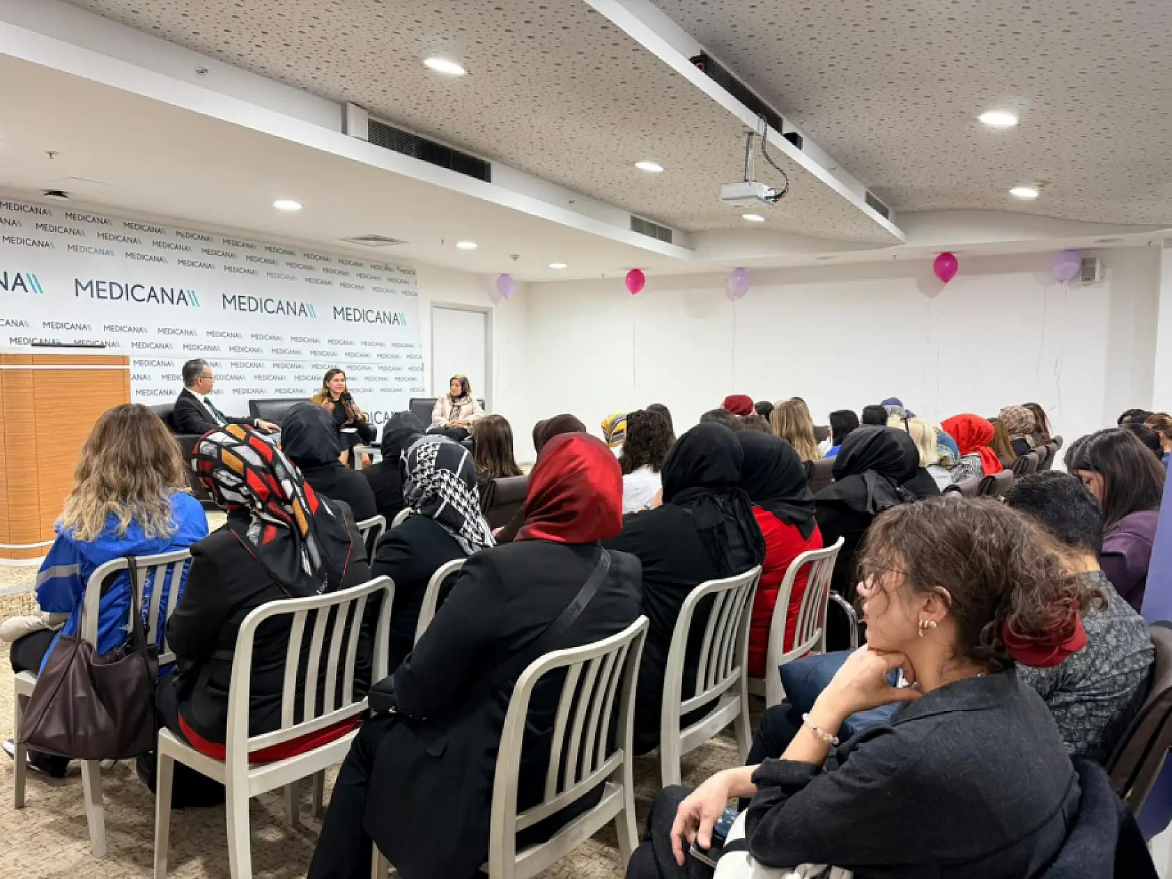 Hoşgörü şehrinin güçlü kadınları Medicana'da buluştu: Konya'dan ilham dolu hikayeler