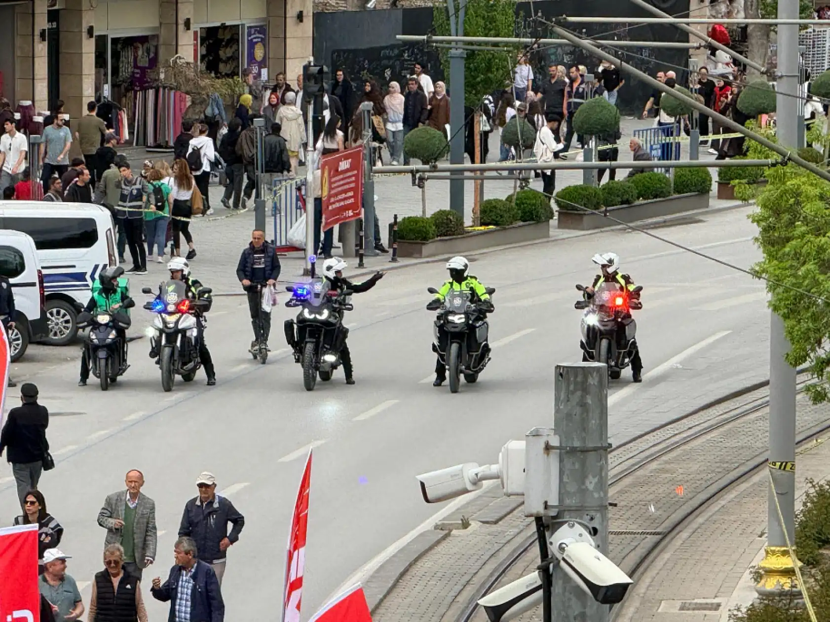 Konya'da 1 Mayıs: İşçiler taleplerini yürüyüşle dile getirdi