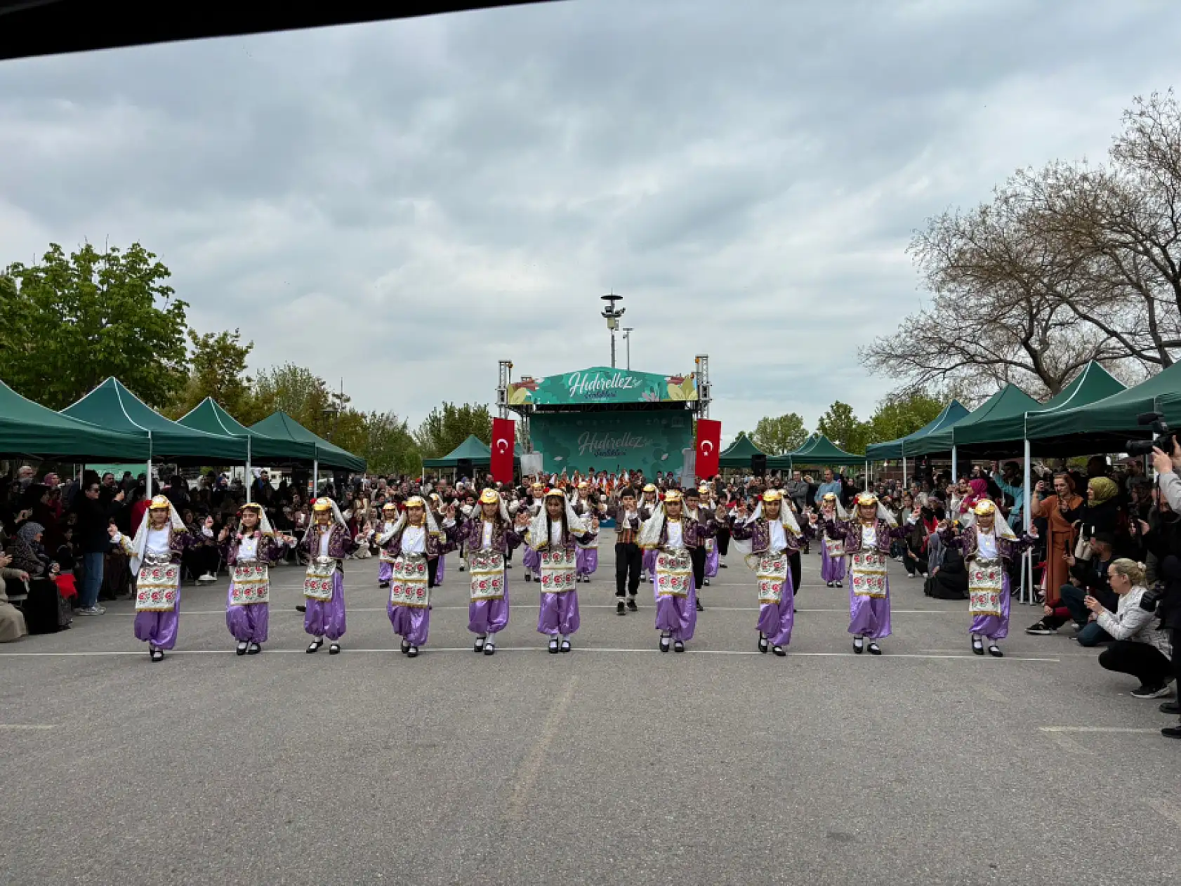 Baharın müjdecisi Hıdırellez Konya'da dev organizasyonla kutlandı
