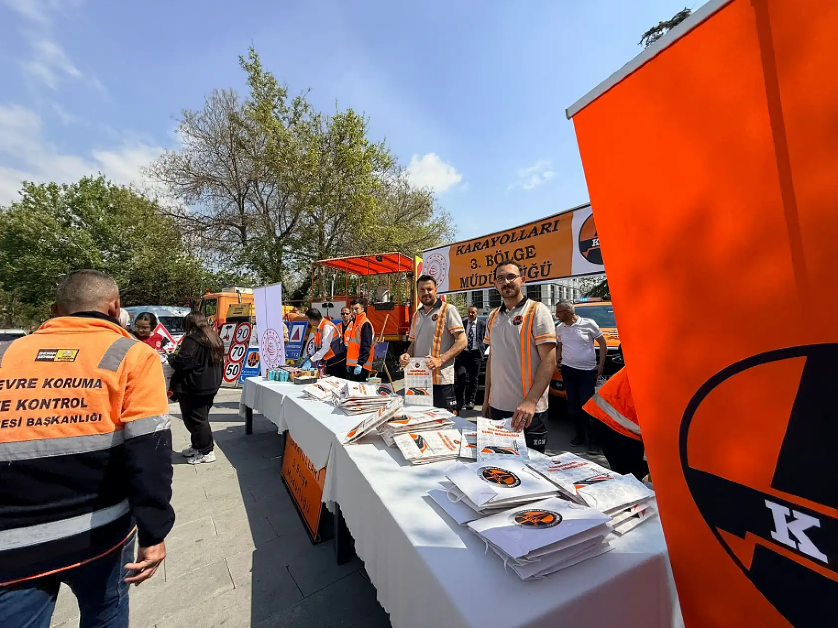 Konya'nın kahramanları sahada! Bu kez ceza değil çiçek verdiler