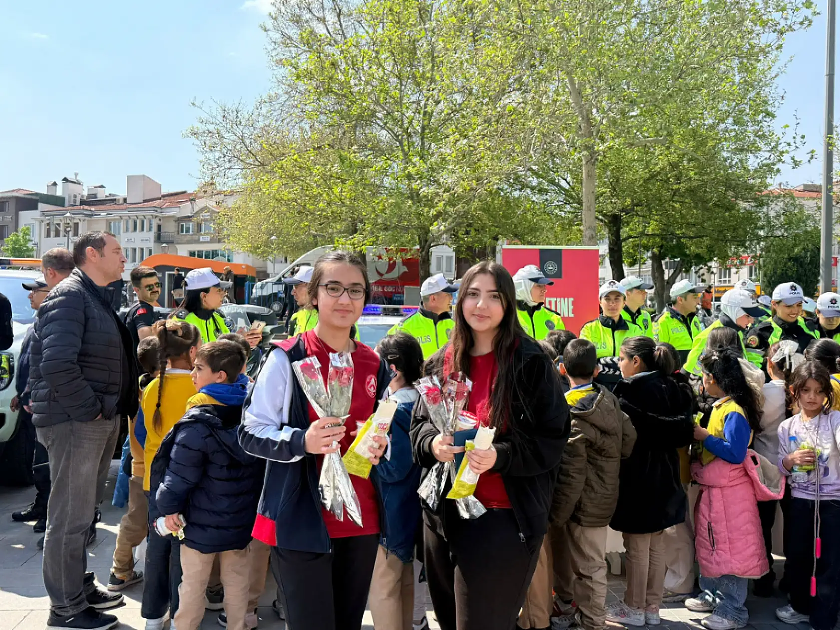 Konya'nın kahramanları sahada! Bu kez ceza değil çiçek verdiler