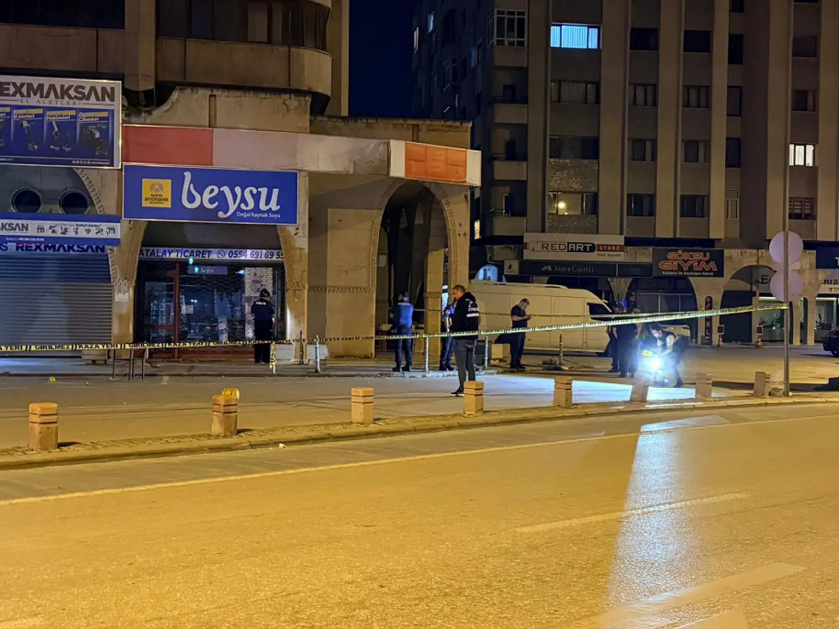Konya'da hareketli dakikalar: İş merkezi önünde silah sesleri polisi alarma geçirdi!