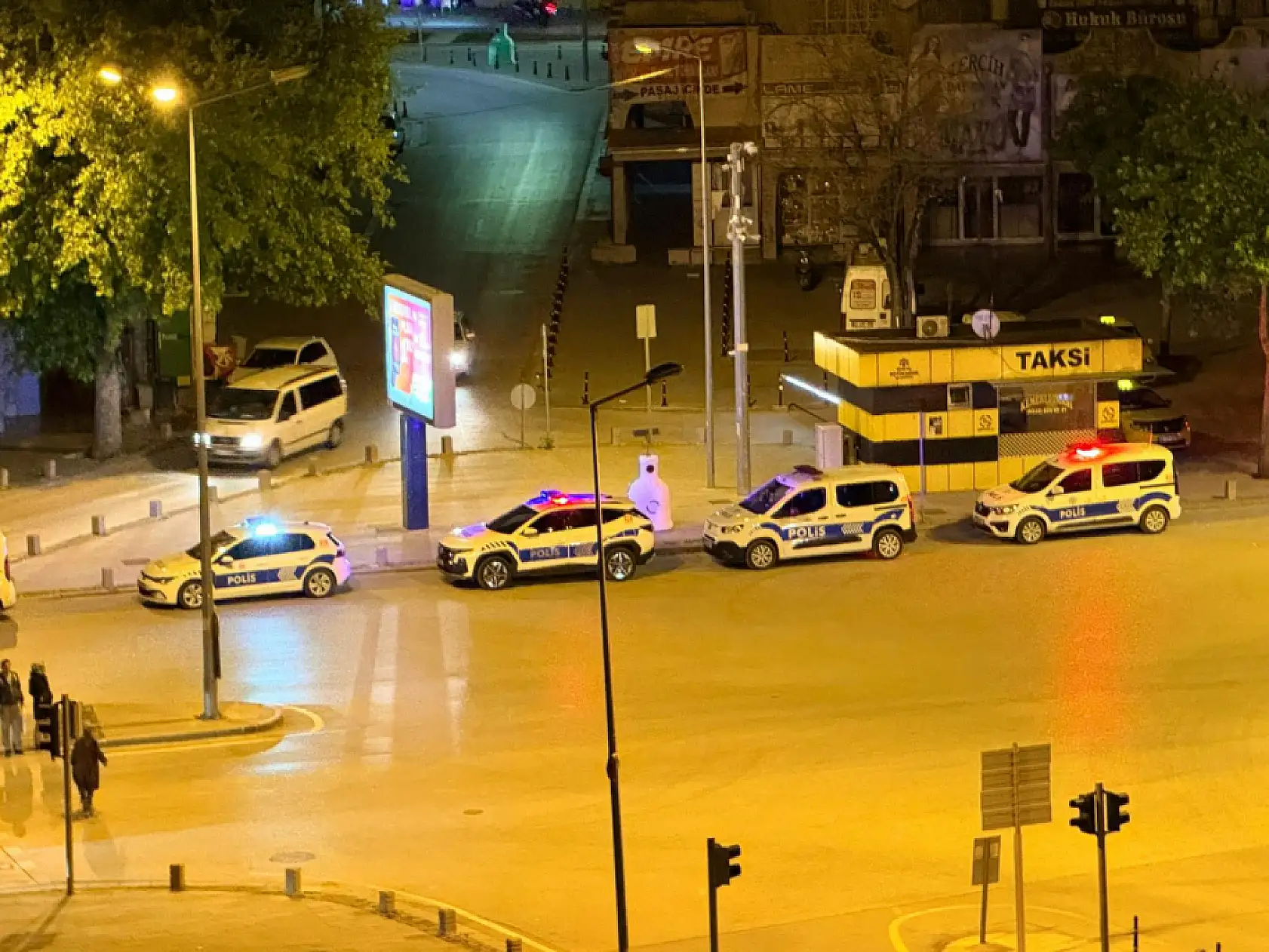 Konya'da hareketli dakikalar: İş merkezi önünde silah sesleri polisi alarma geçirdi!