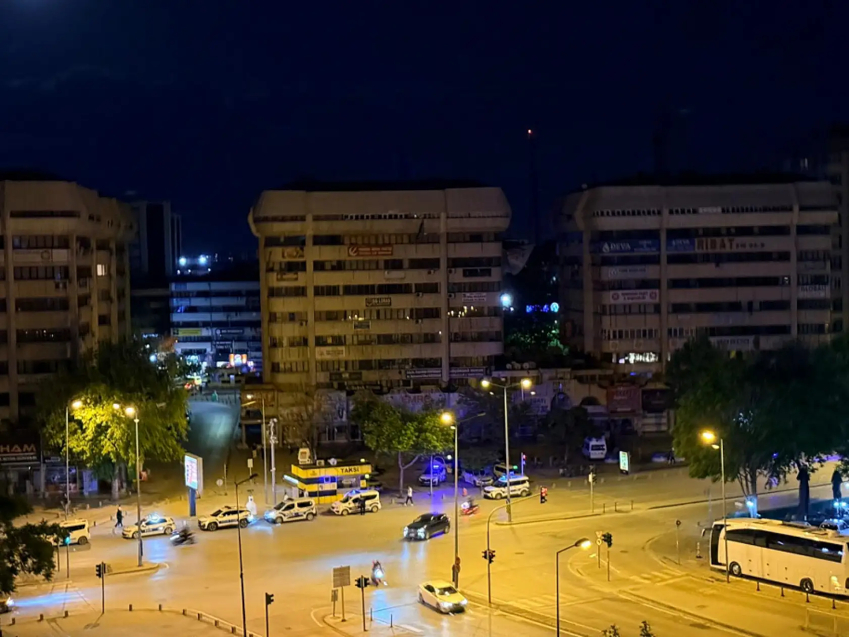 Konya'da hareketli dakikalar: İş merkezi önünde silah sesleri polisi alarma geçirdi!
