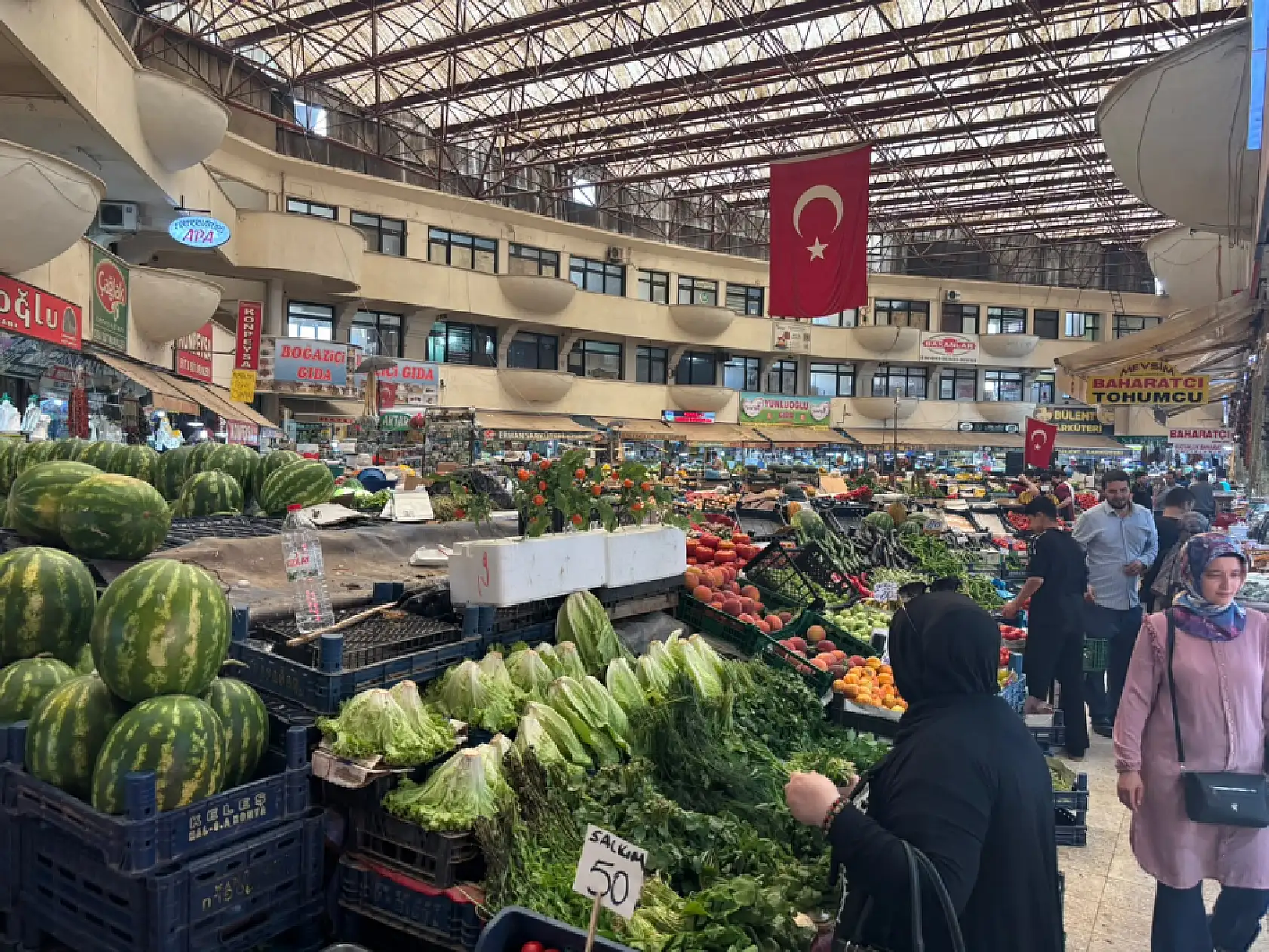 Konya'da kalitenin adresi tarihi pazarda esnaf eski günleri özlüyor