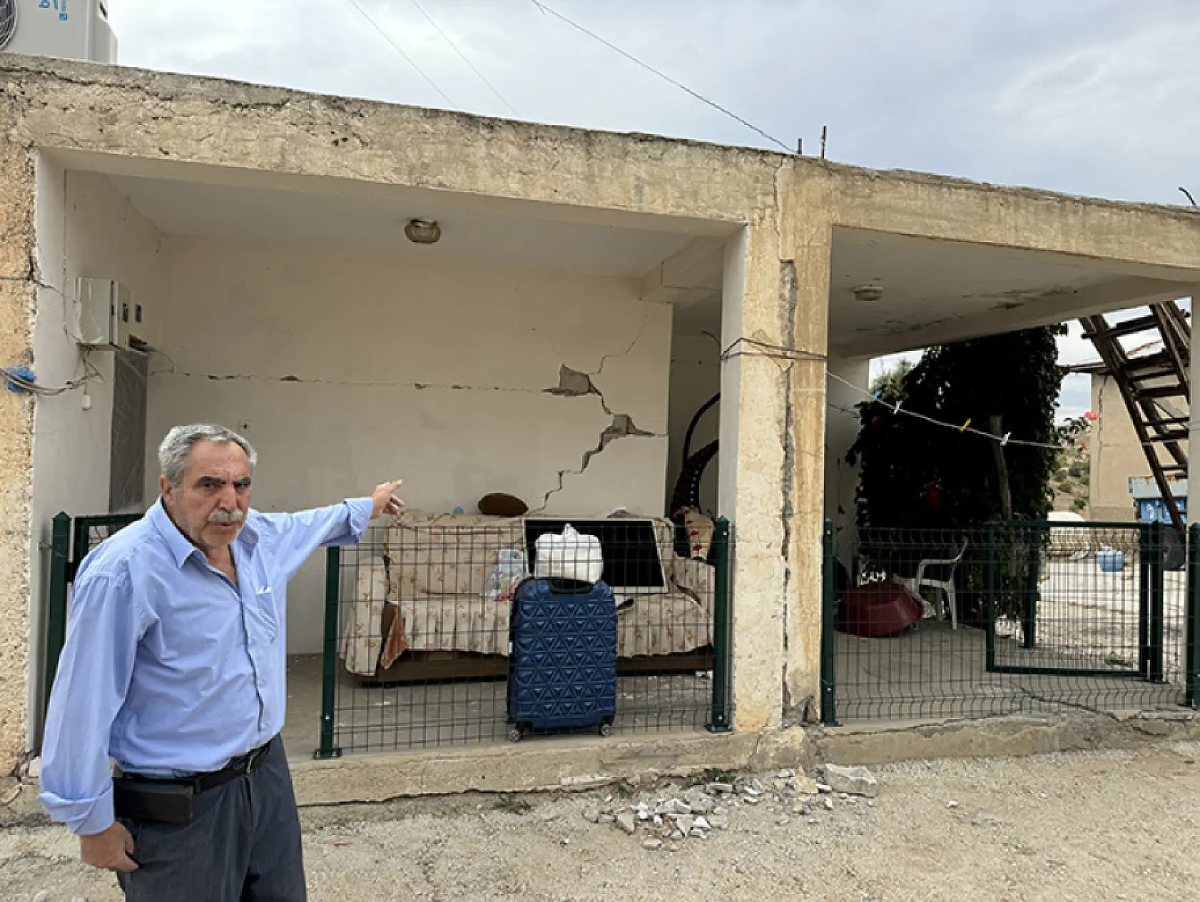 Malatya'da yaşanan deprem Elazığ'da hasara neden oldu!