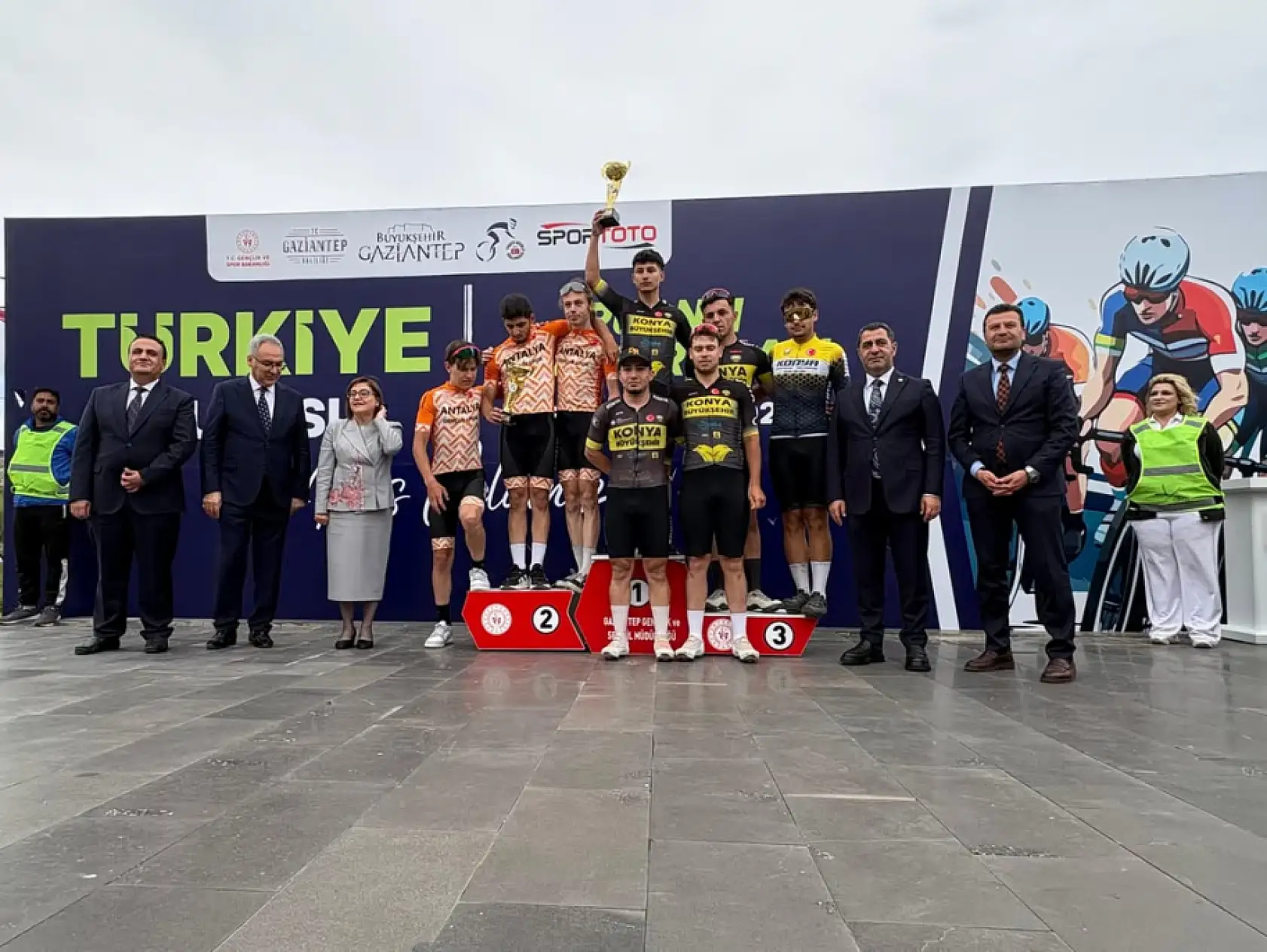 Konya'nın altın çocukları madalyaları topladı