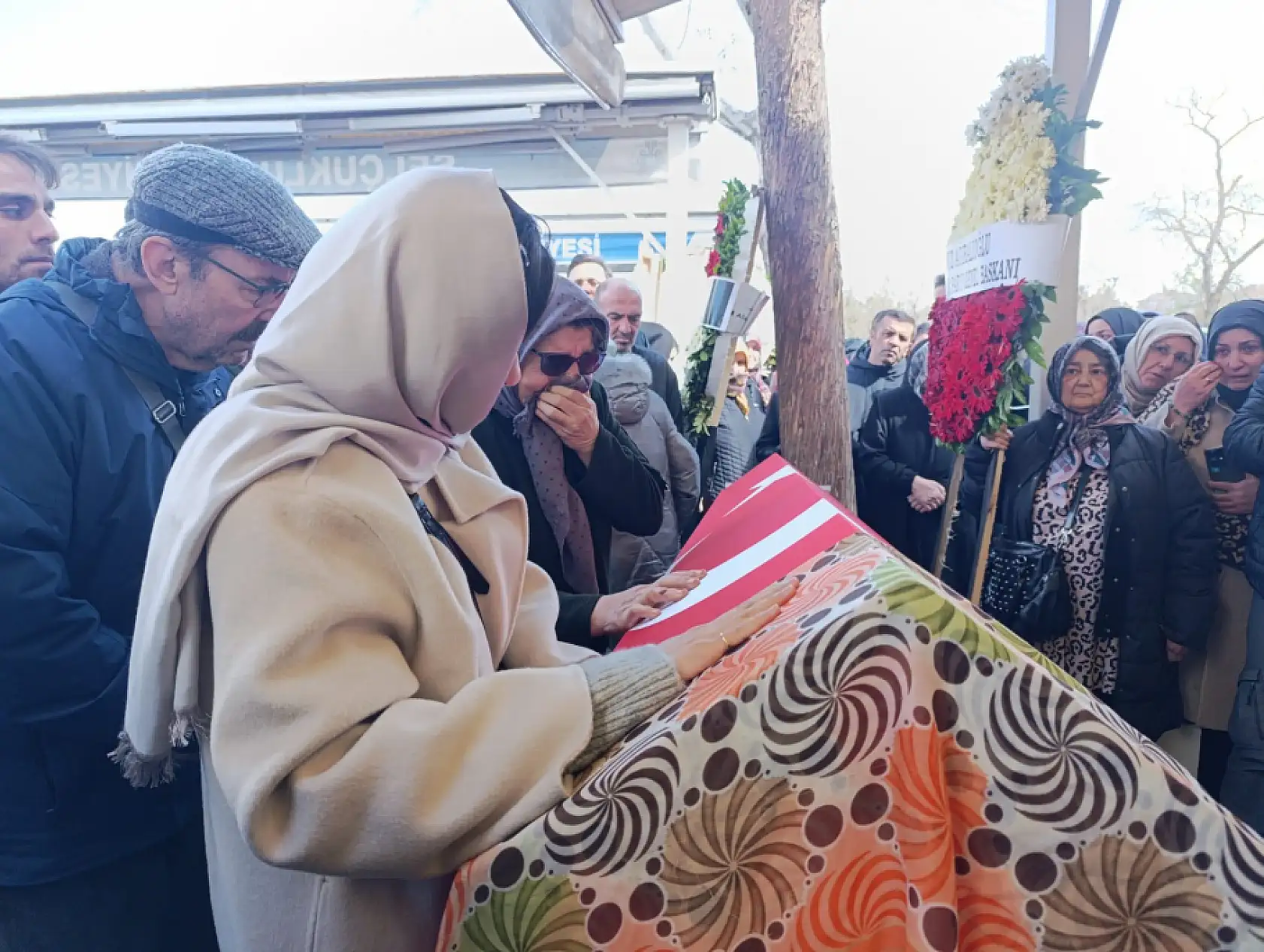 Öğrencisi tarafından öldürülen Fatma öğretmen Konya'da son yolculuğuna uğurlandı!