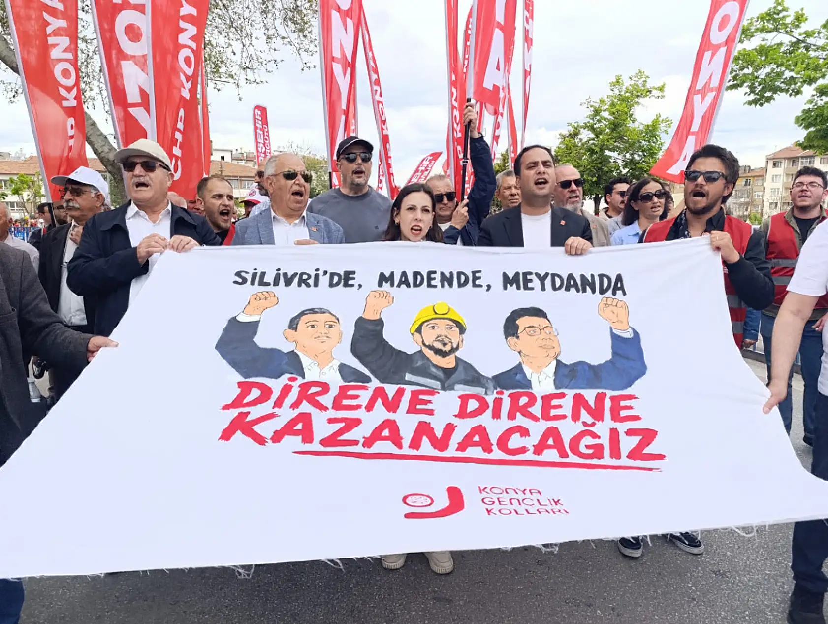 Konya'da 1 Mayıs: İşçiler taleplerini yürüyüşle dile getirdi