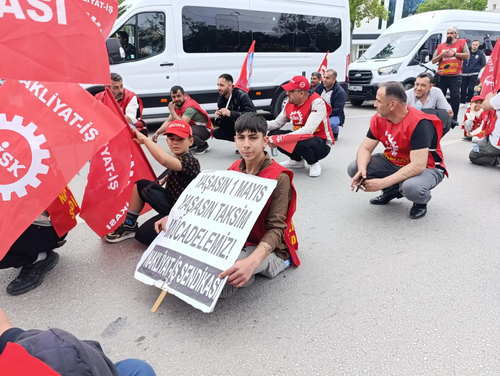 Konya'da 1 Mayıs: İşçiler taleplerini yürüyüşle dile getirdi