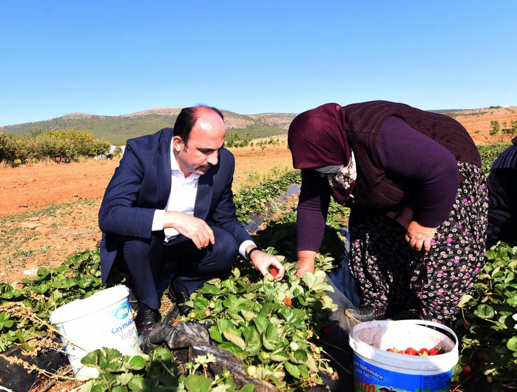 Toprağa umut eken kadınlara Başkan Altay'dan kutlama
