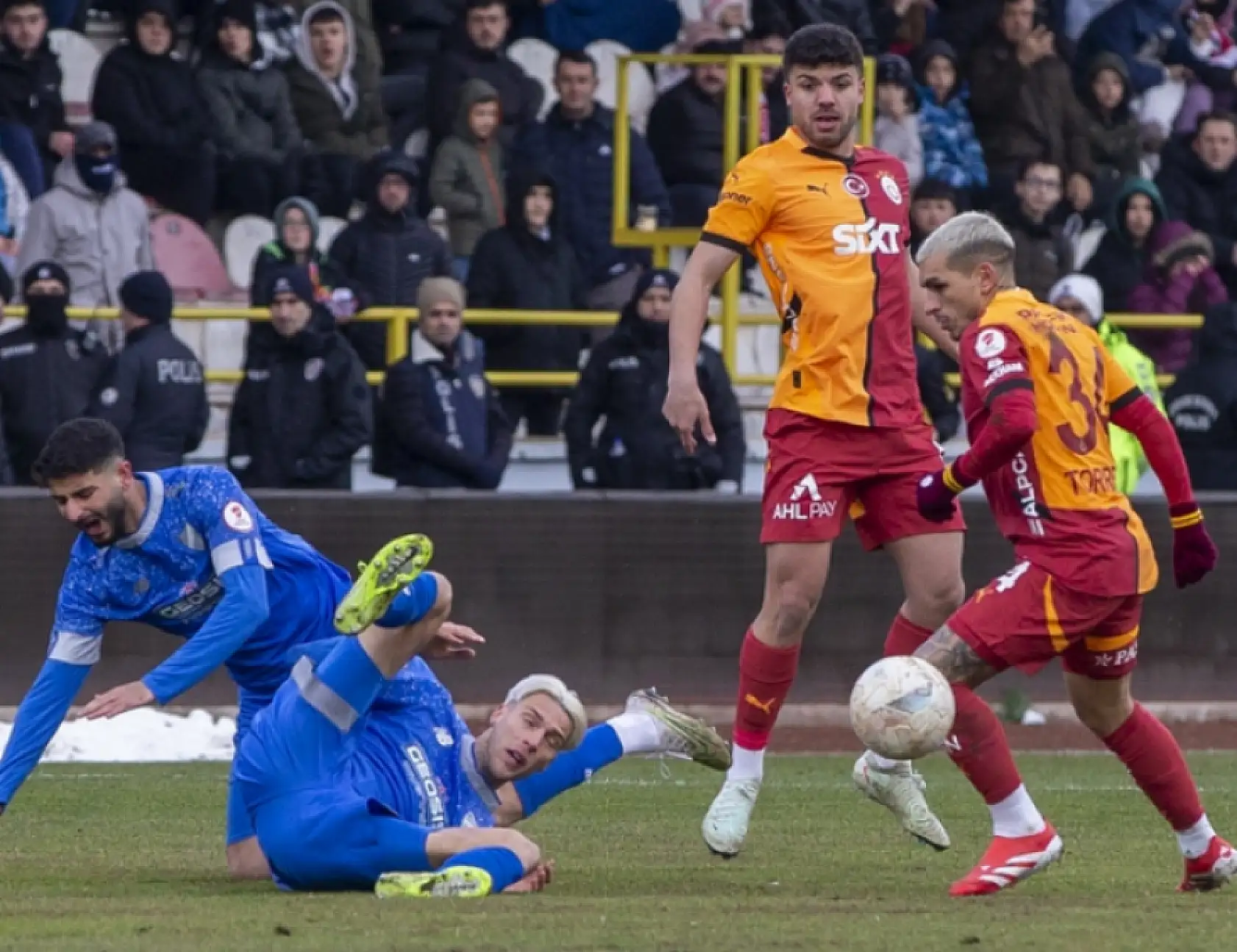 Aslan kupada ilk galibiyetini aldı!