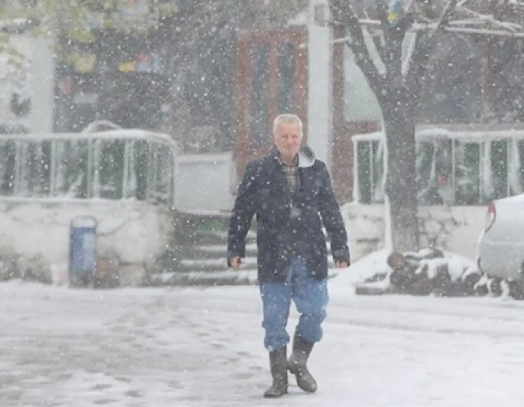 Balkan soğukları kar yağışına döndü!