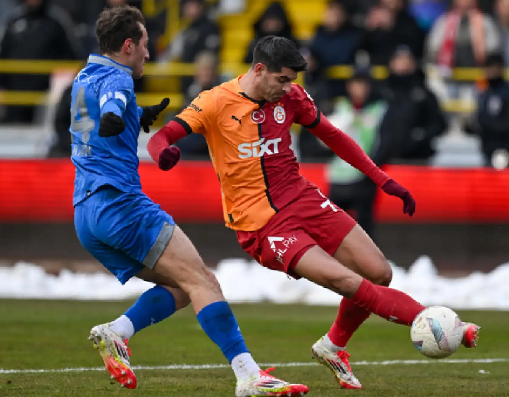 Aslan kupada ilk galibiyetini aldı!