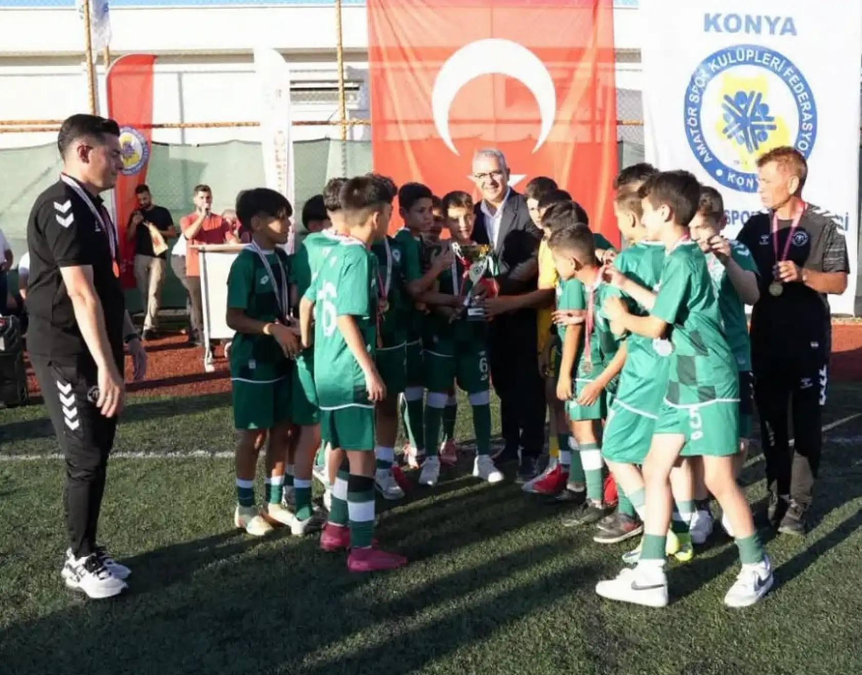 Konya'da U11, U12 ve U13 futbol ligleri şenlik havasında sona erdi: 145 Takım, 528 Maç, 3 Şampiyon