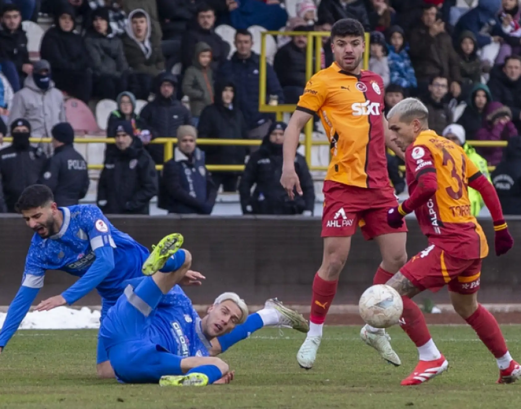 Aslan kupada ilk galibiyetini aldı!