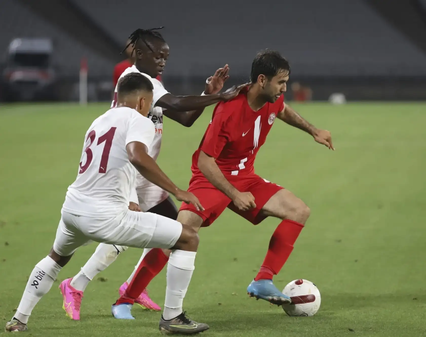 Maçın kilit isimi 'Gerrit Holtmann'