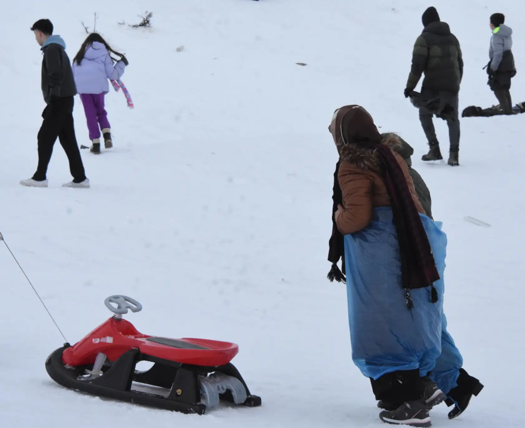 Konyalılar buraya akın ediyor! Adeta dolup taştı... Araba koyacak yer bulmakta zorlandılar