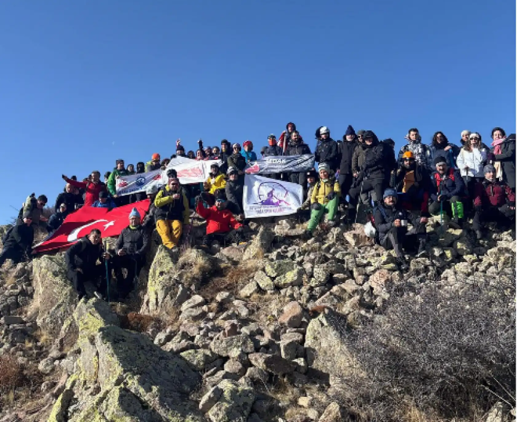 Konya'da dağcılar zirveye oynadı!