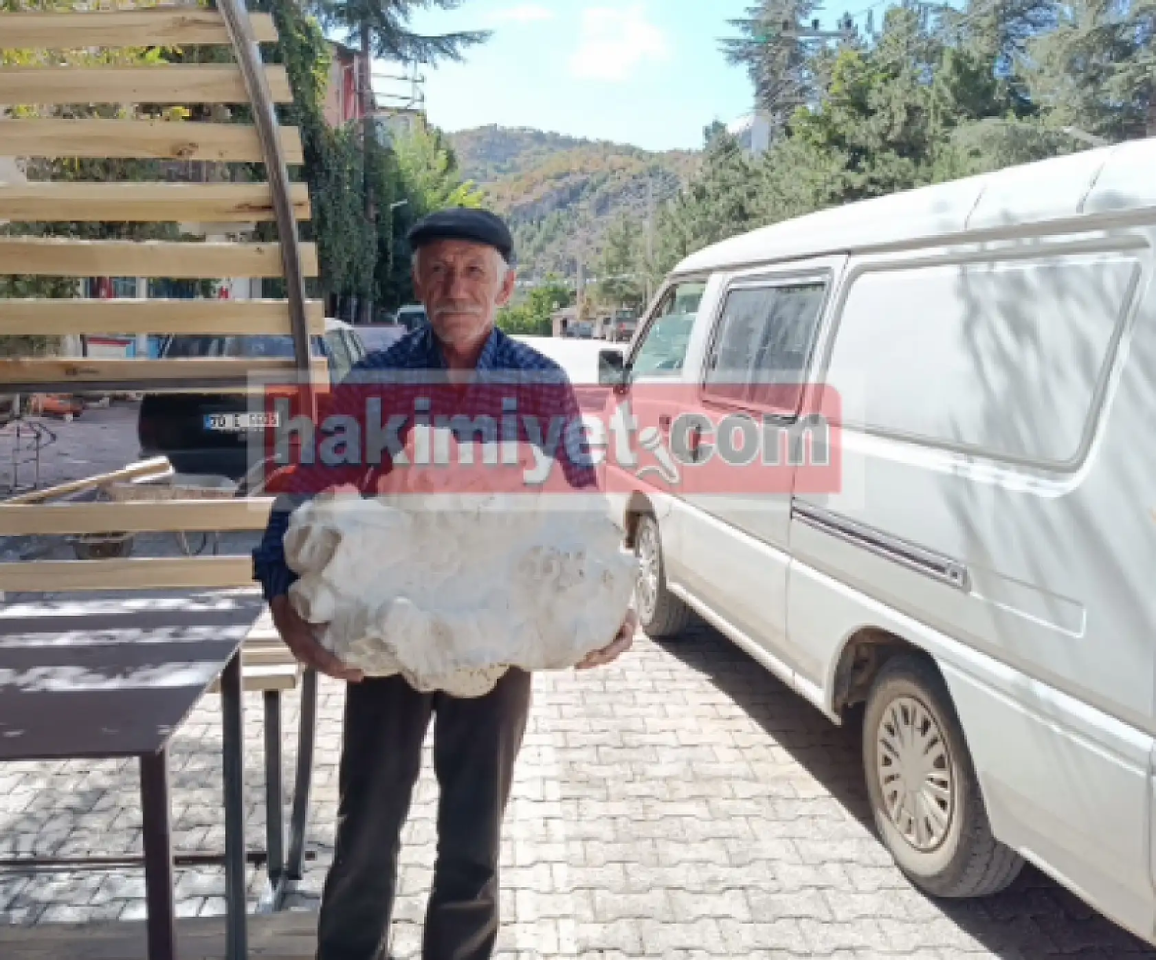 Böylesi ne görüldü ne duyuldu:  Konya'da 20 kiloluk dev mantar bulundu!