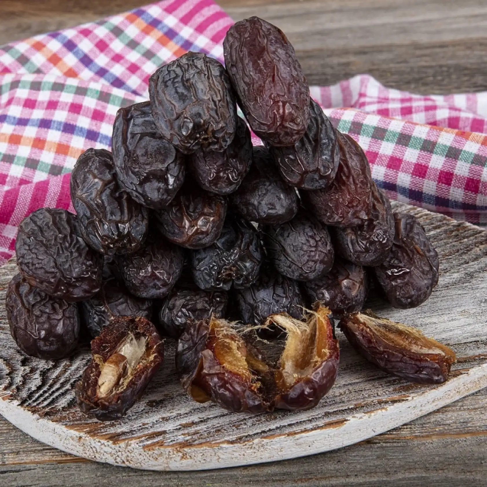 Ramazan sofralarının vazgeçilmezi: En çok tercih edilen hurma çeşitleri