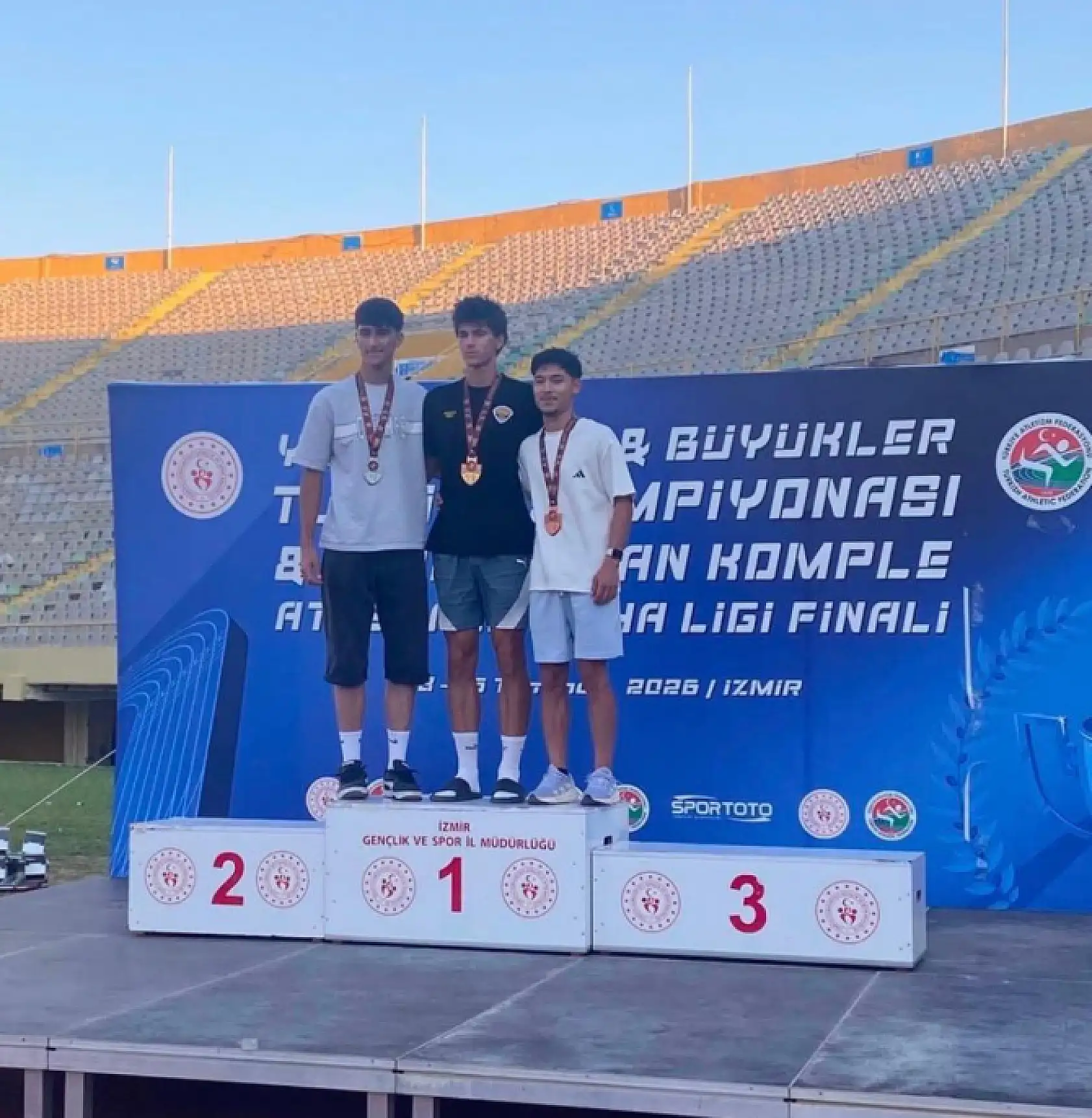 İzmir'de Konya rüzgarı: Büyükşehirli atletlerden 9 madalya!