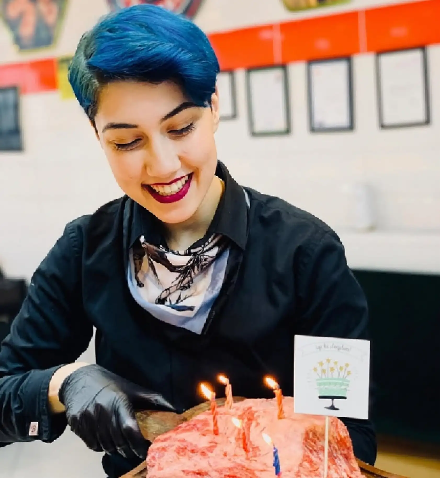 Bıçağı eline aldı, veganlığı kesip attı
