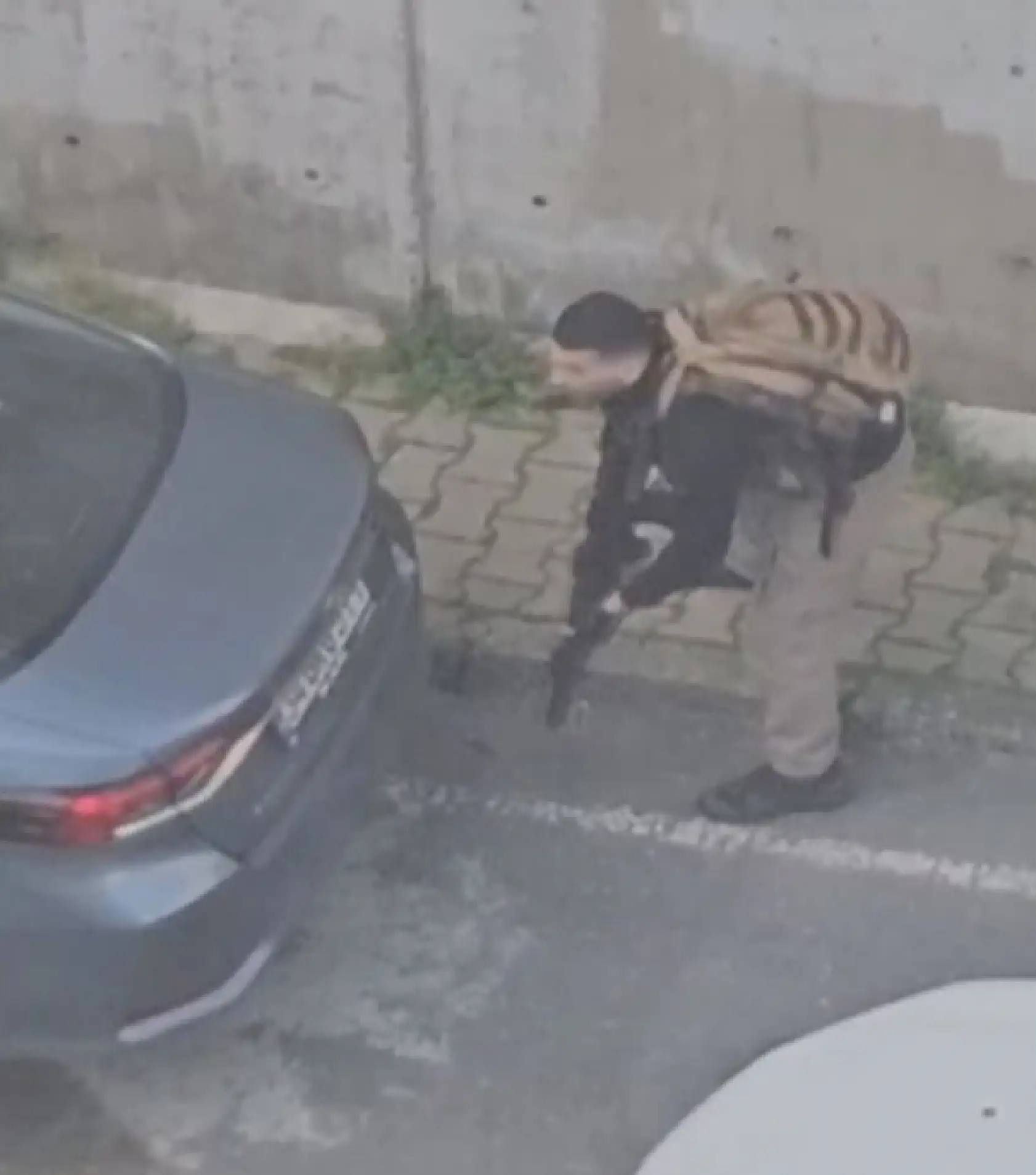 Konsolosluk yakınında silahlı çatışma: 2 polis yaralı, 3 şüpheli etkisiz hale getirildi