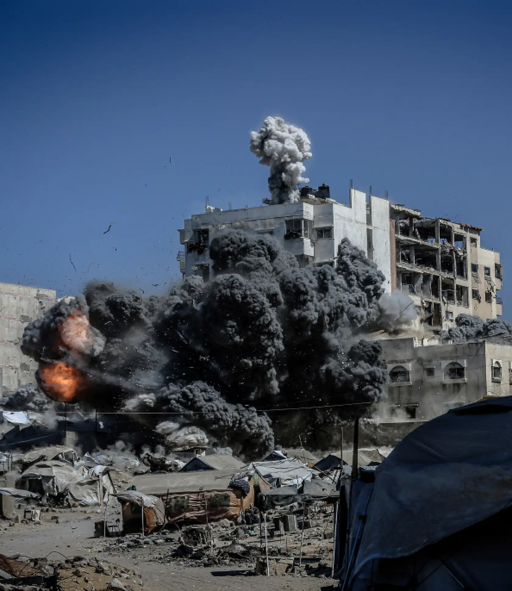 Gazze'de saldırılar sürüyor: Bir aile daha İsrail ordusunun hedefi oldu